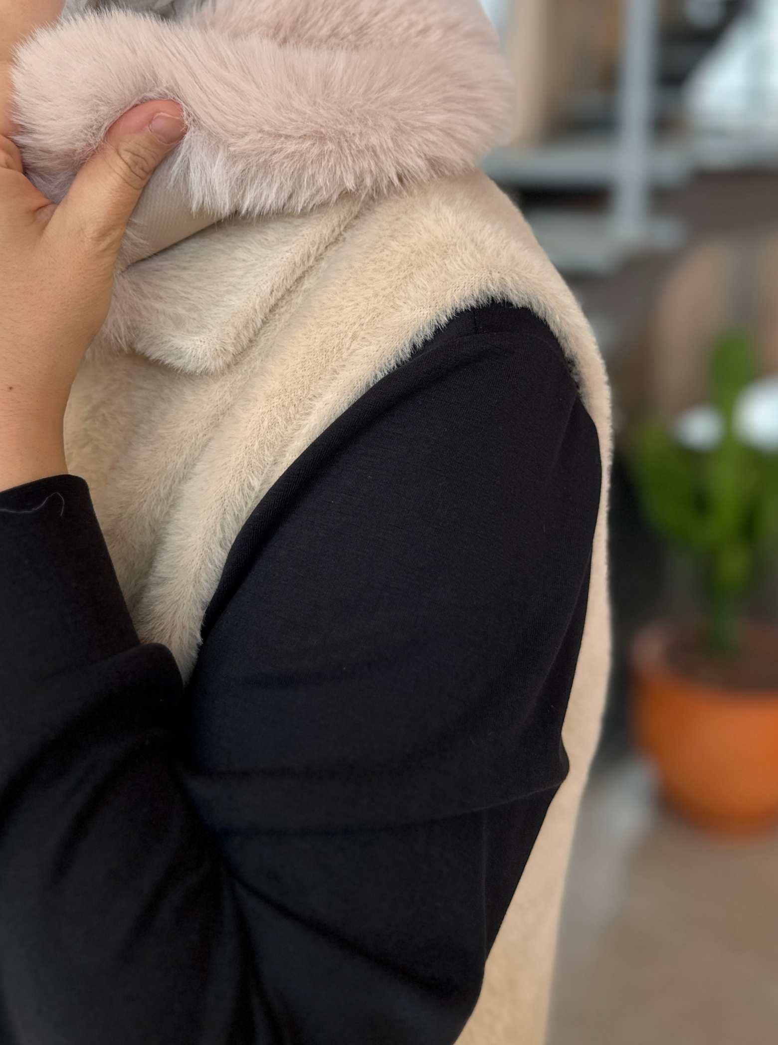 ÇIKABİLEN KÜRKLÜ YELEK BEYAZ