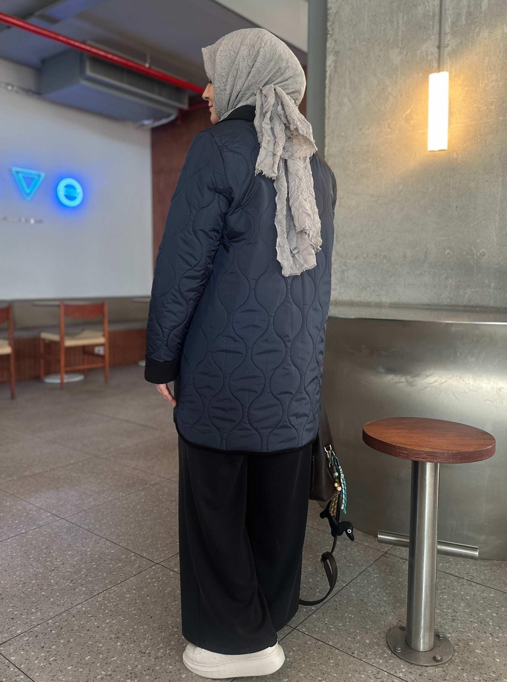 KISA SOĞAN DESENLİ KAPİTONE MONT MAVİ