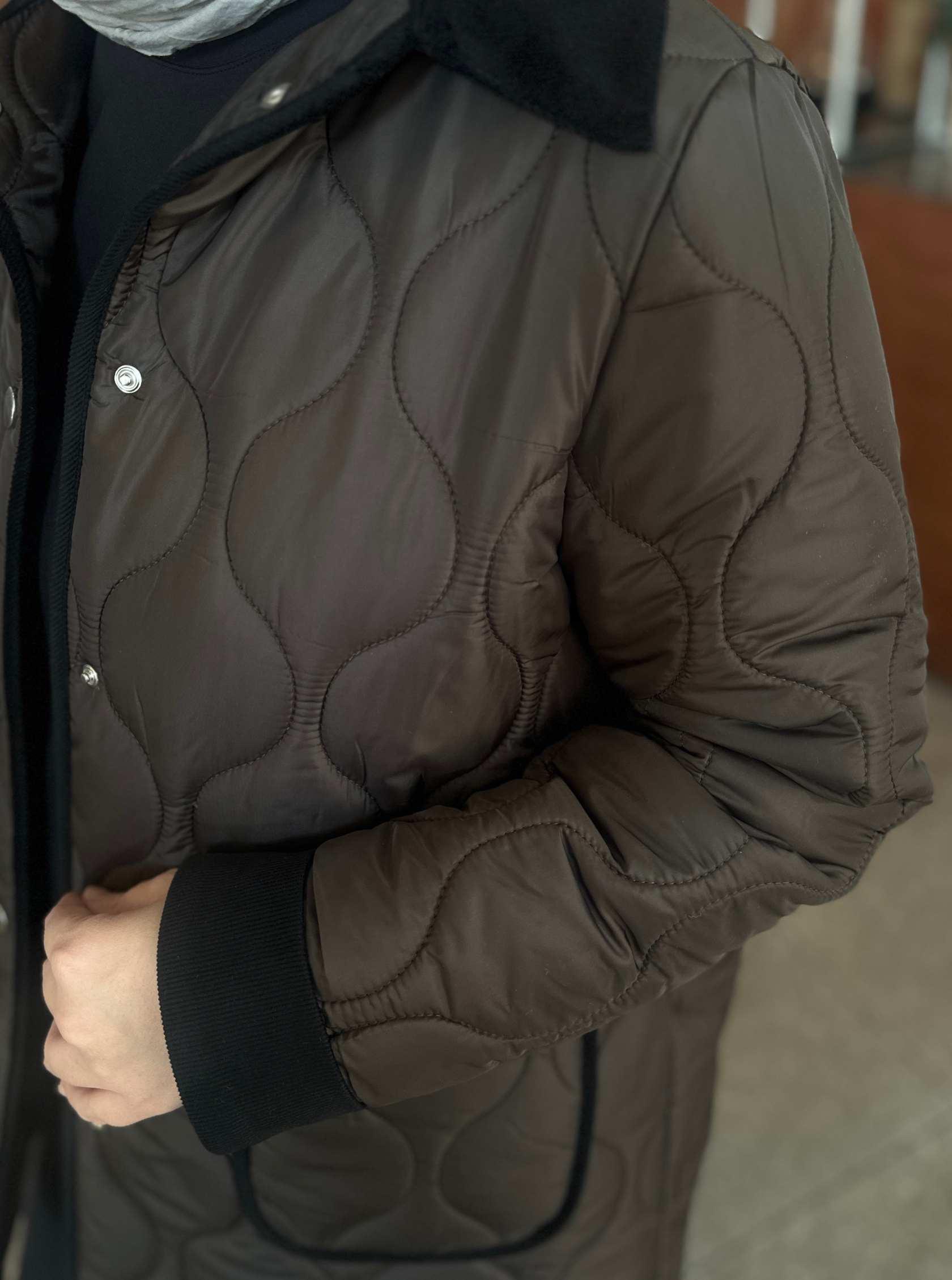 KISA SOĞAN DESENLİ KAPİTONE MONT KAHVE