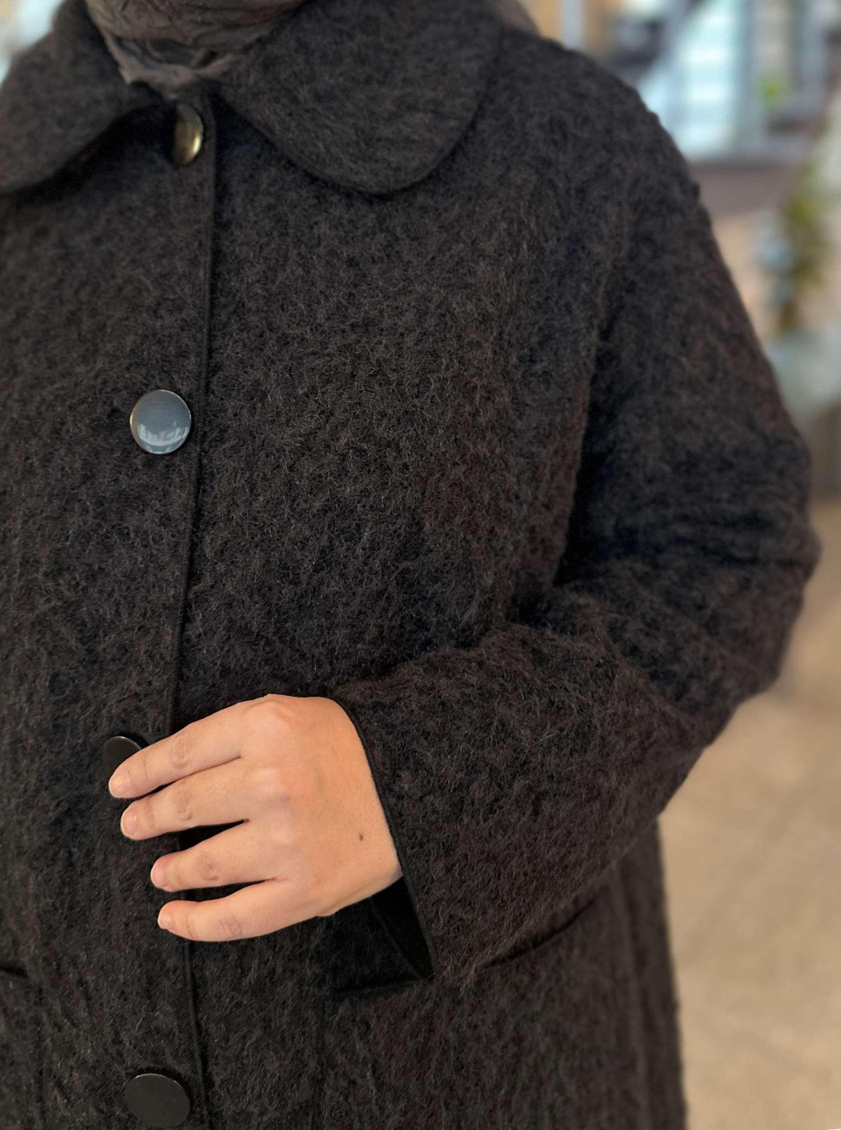 BEBE YAKA KEÇE KABAN SİYAH 