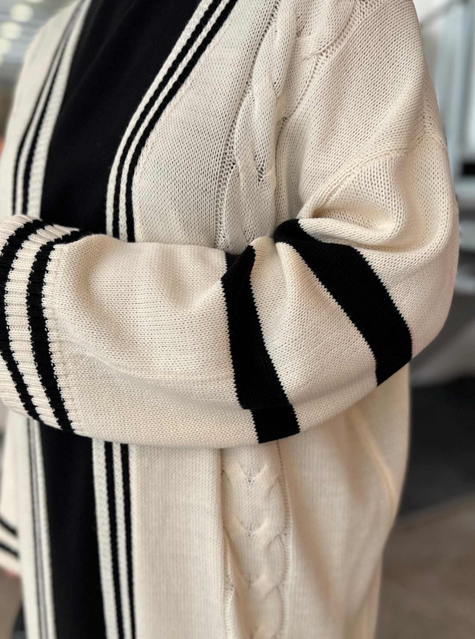 ÇİZGİLİ HIRKA BEYAZ