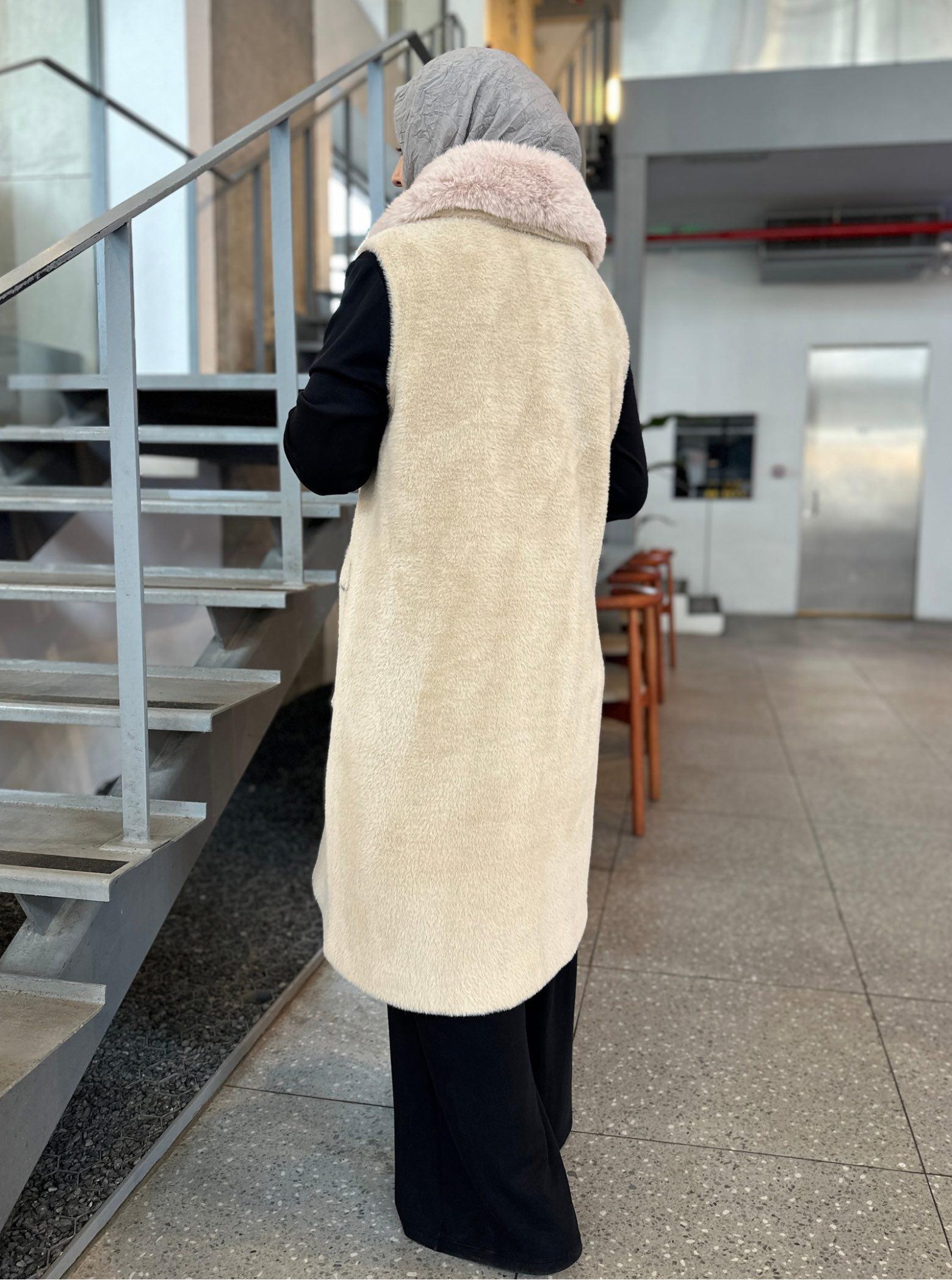 ÇIKABİLEN KÜRKLÜ YELEK BEYAZ