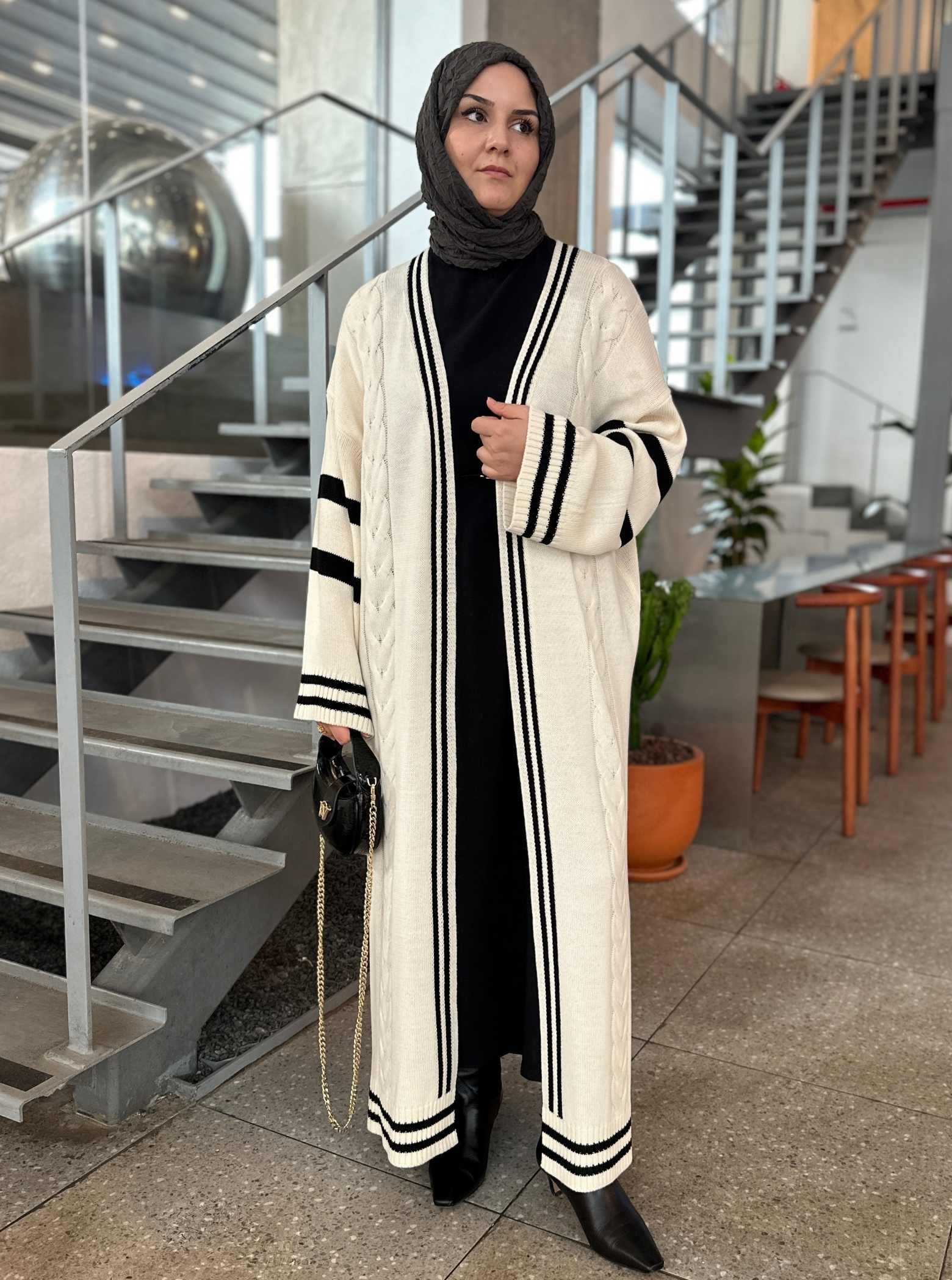 ÇİZGİLİ HIRKA BEYAZ