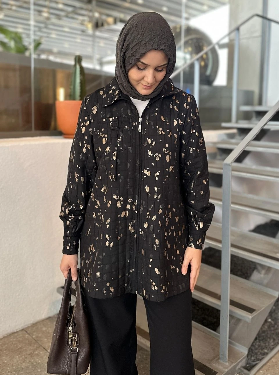 BASKILI KAPİTONE CEKET SİYAH