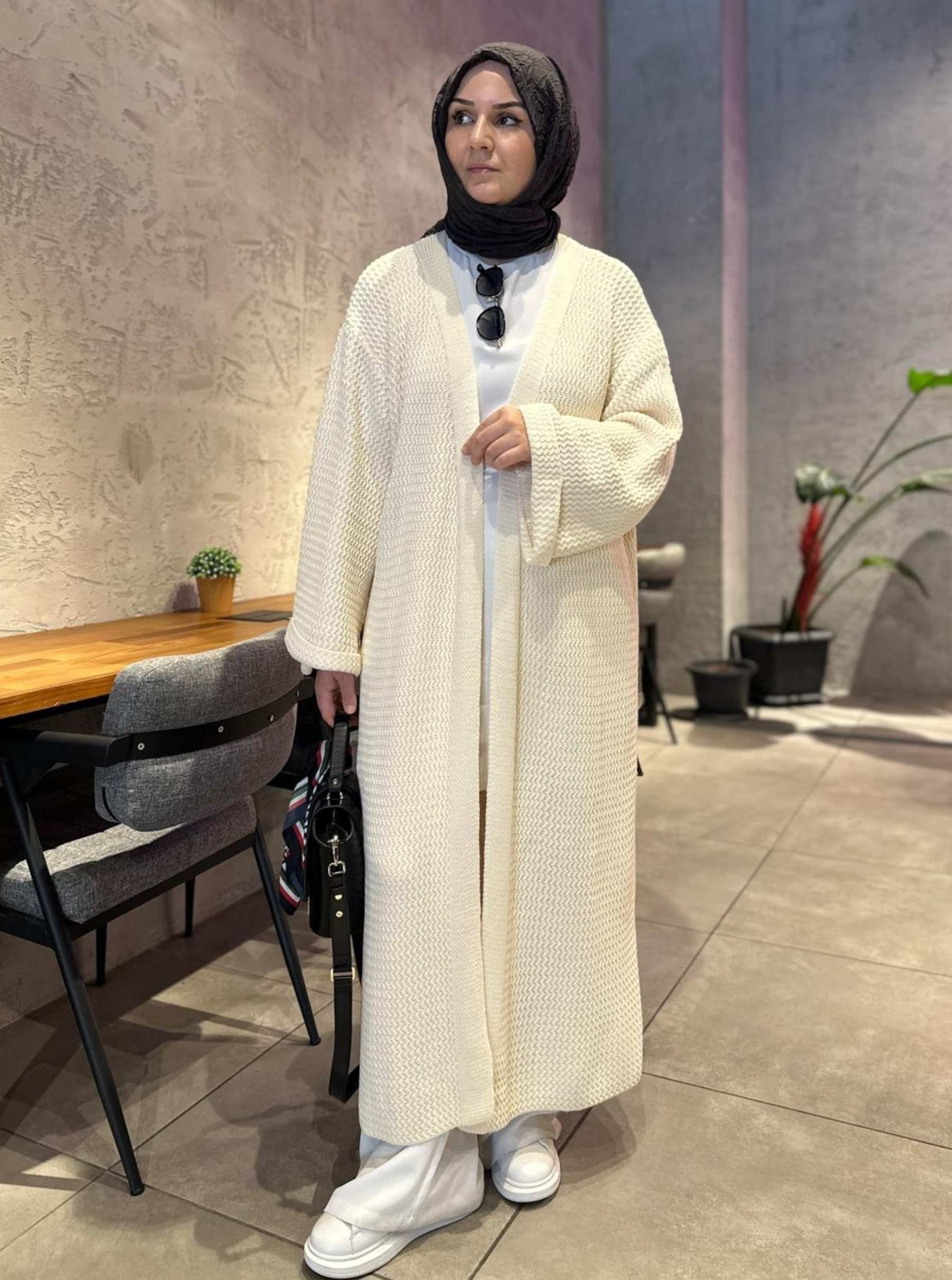 KALIN ÖRGÜLÜ HIRKA BEYAZ