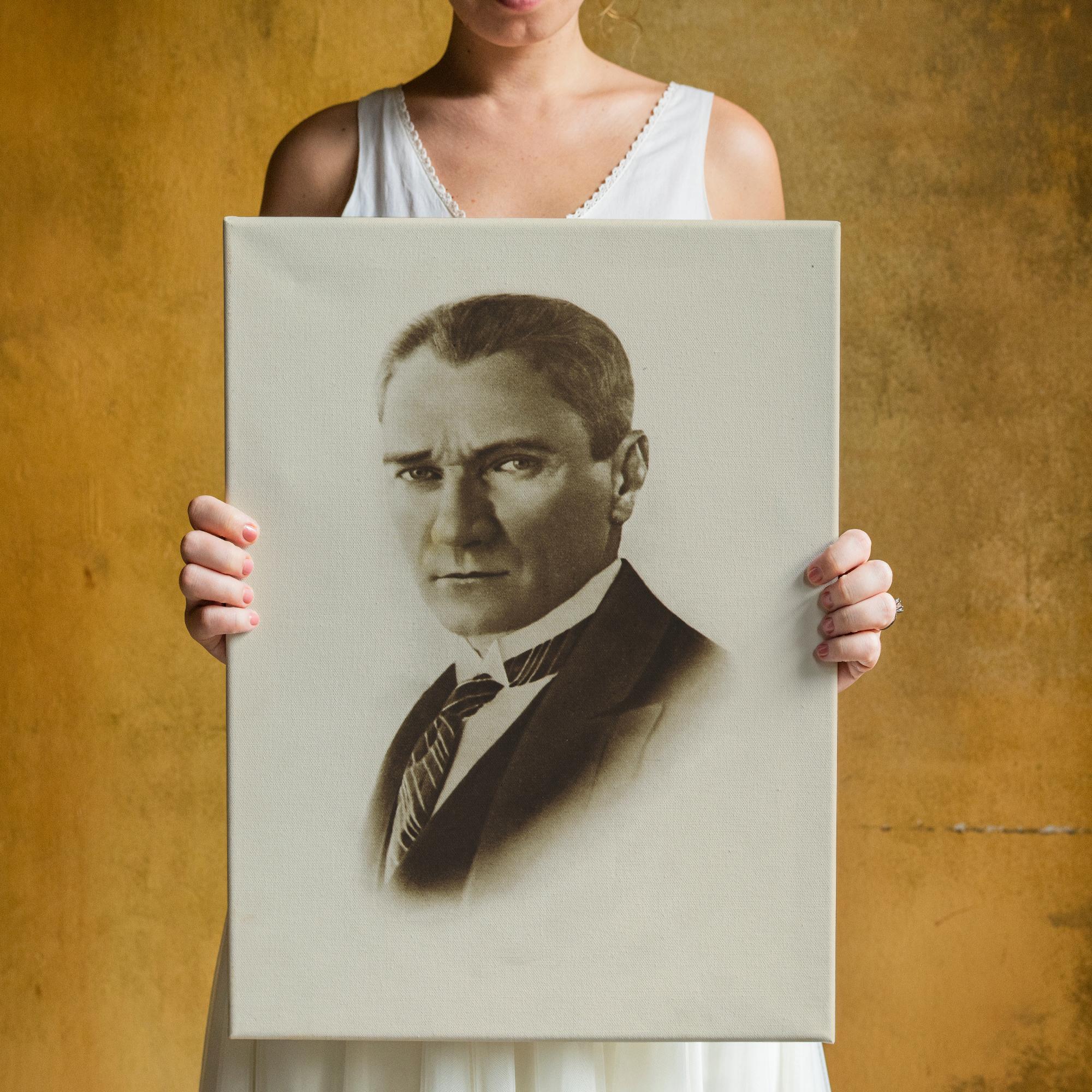 Atatürk Portre Tablosu Mustafa Kemal Atatürk Dikdörtgen Dekoratif Kanvas Tablo