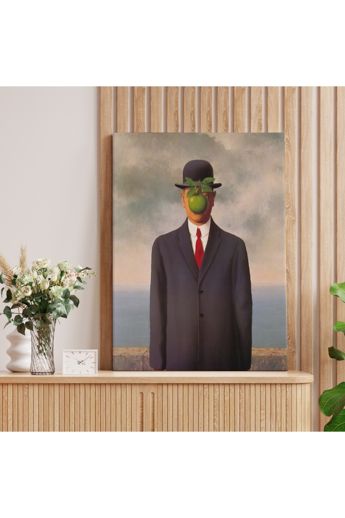 Renee Magritte'in Adamın Oğlu İsimli Eseri Kanvas Tablo