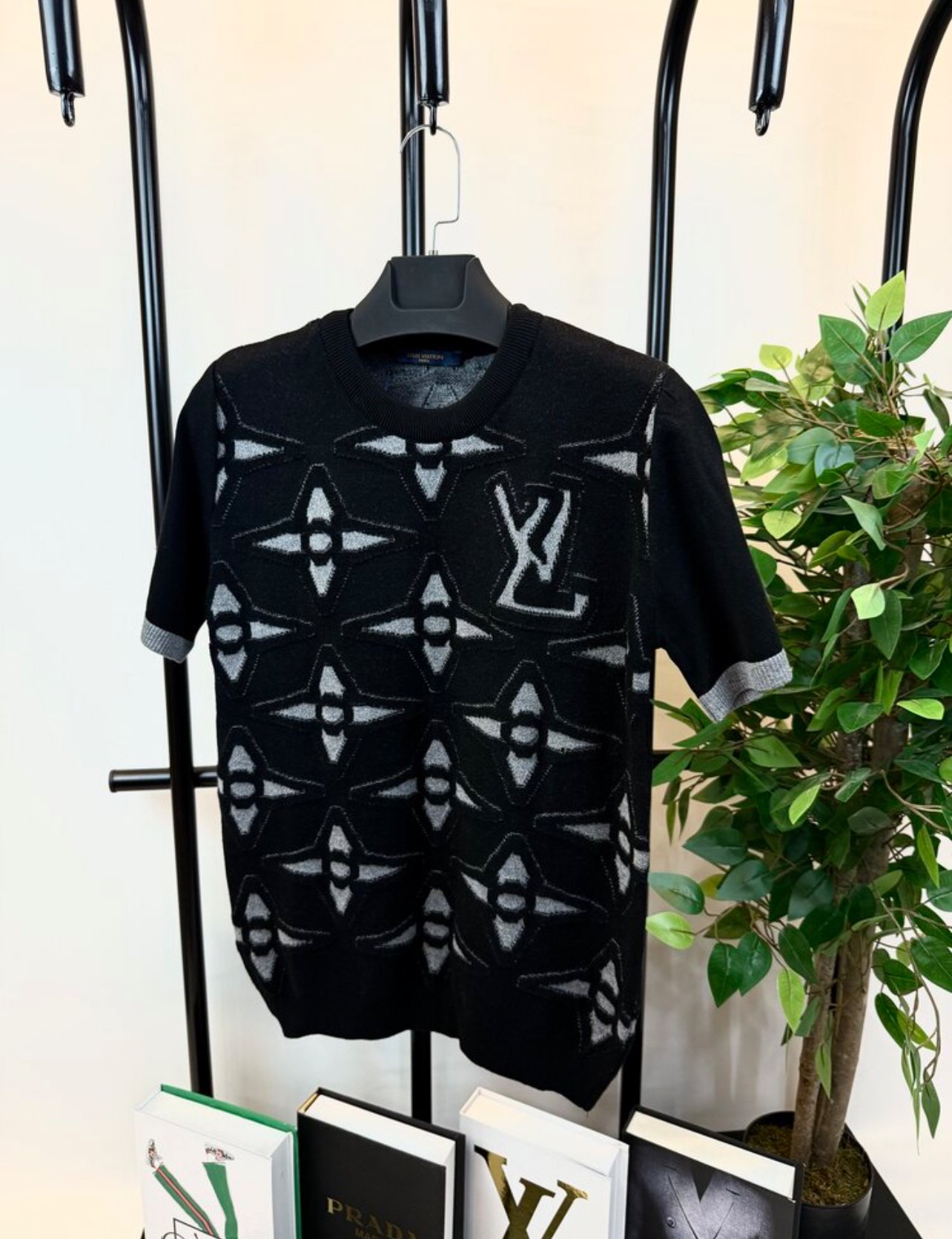 A+++ Quality Luxury Knitwear , Highest Quality Fashion Wear - Black