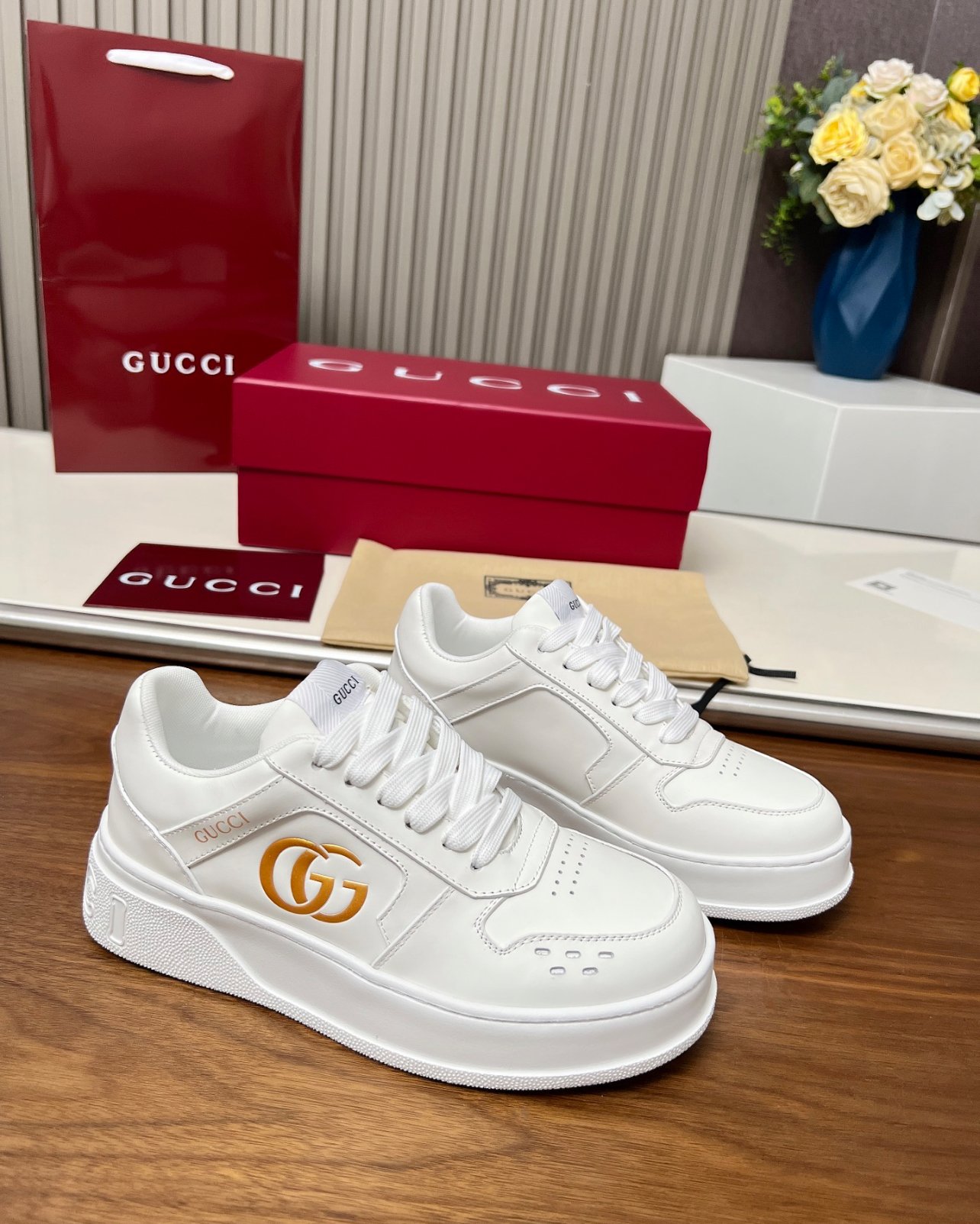 A+++ Quality Luxury Designer Unisex Leather Sneaker , Shoes - White