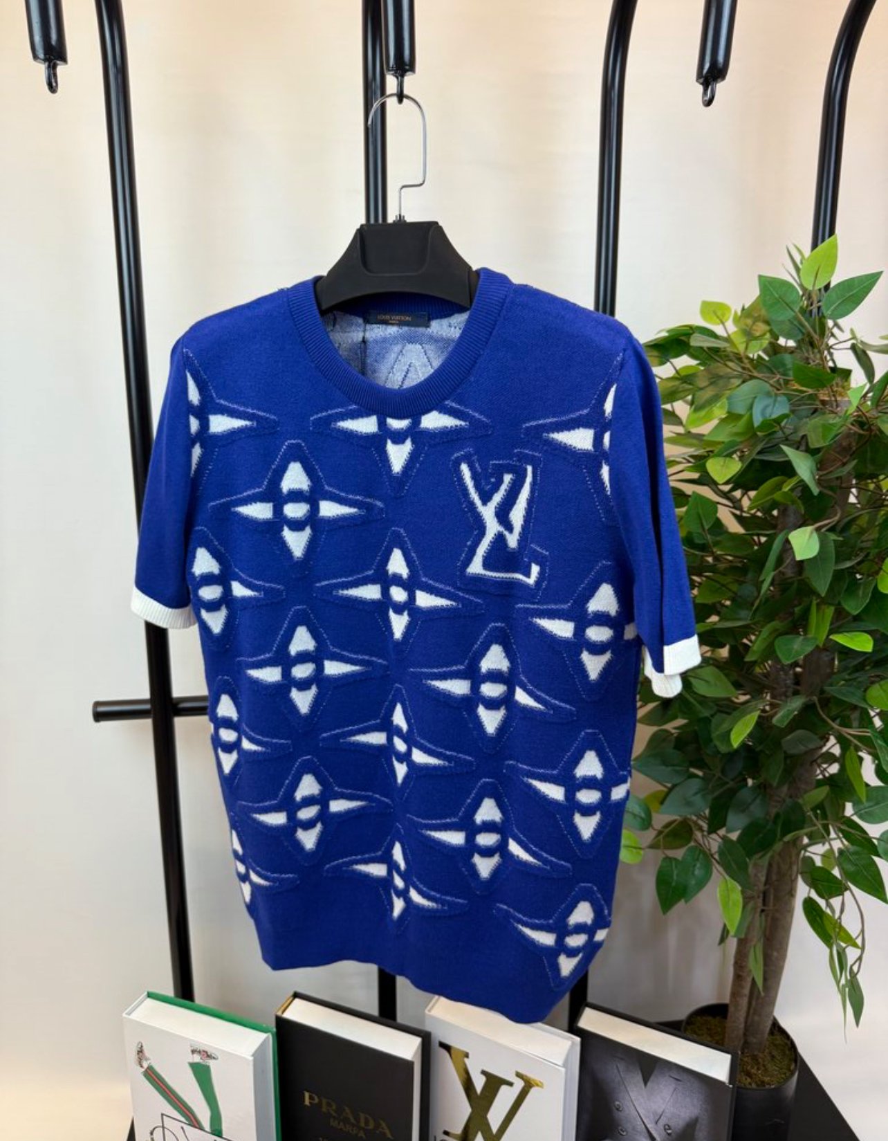 A+++ Quality Luxury Knitwear , Highest Quality Fashion Wear - Blue