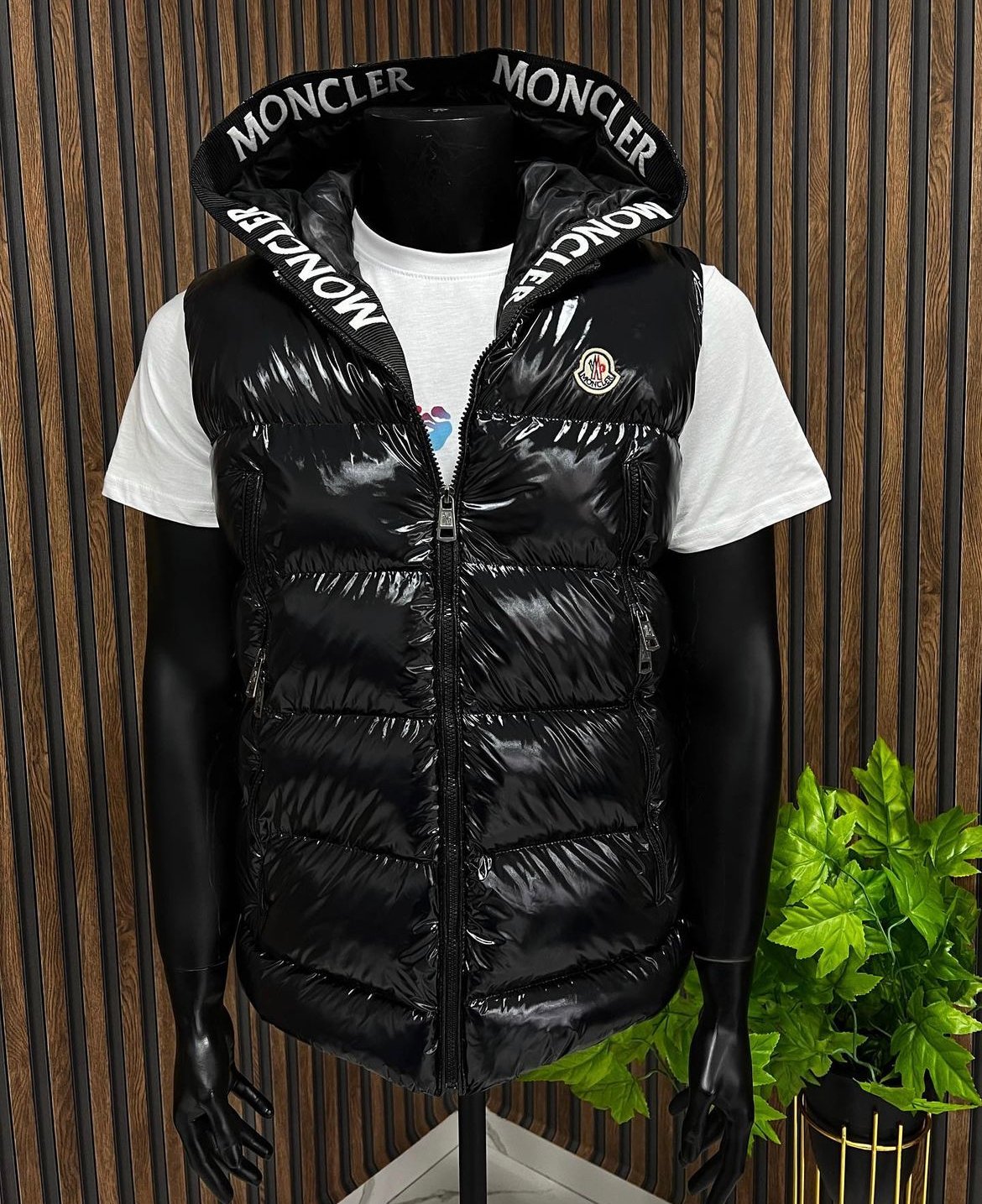 Highest Quality Shiny Letter Model Black Vest, Luxury Vests , Fashion Vests