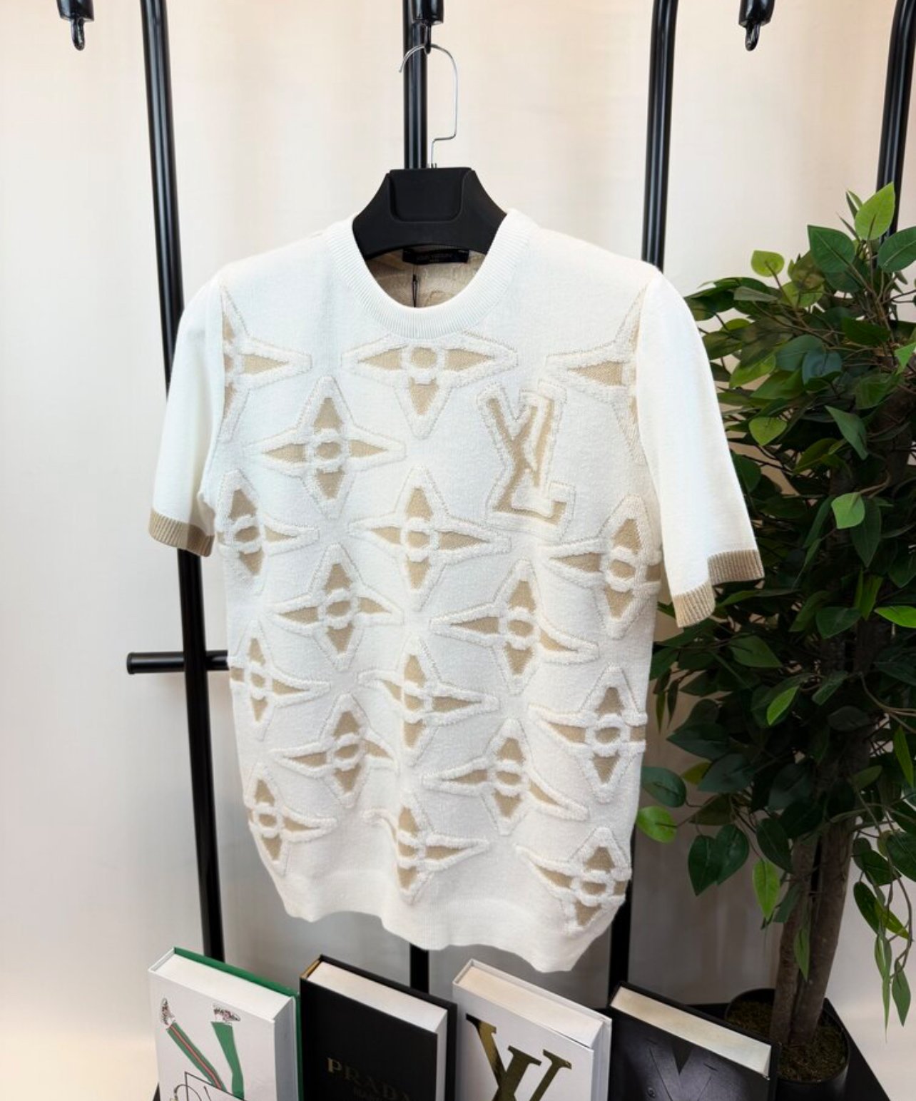 A+++ Quality Luxury Knitwear , Highest Quality Fashion Wear - White