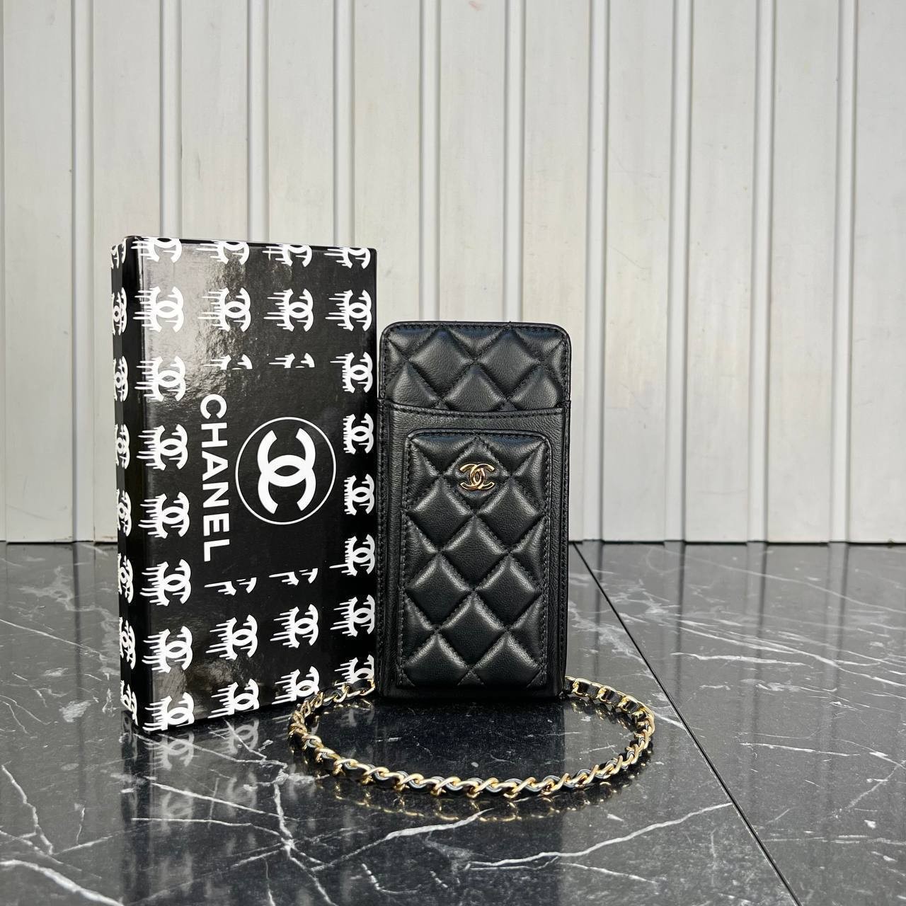 Black-Gold Accessory