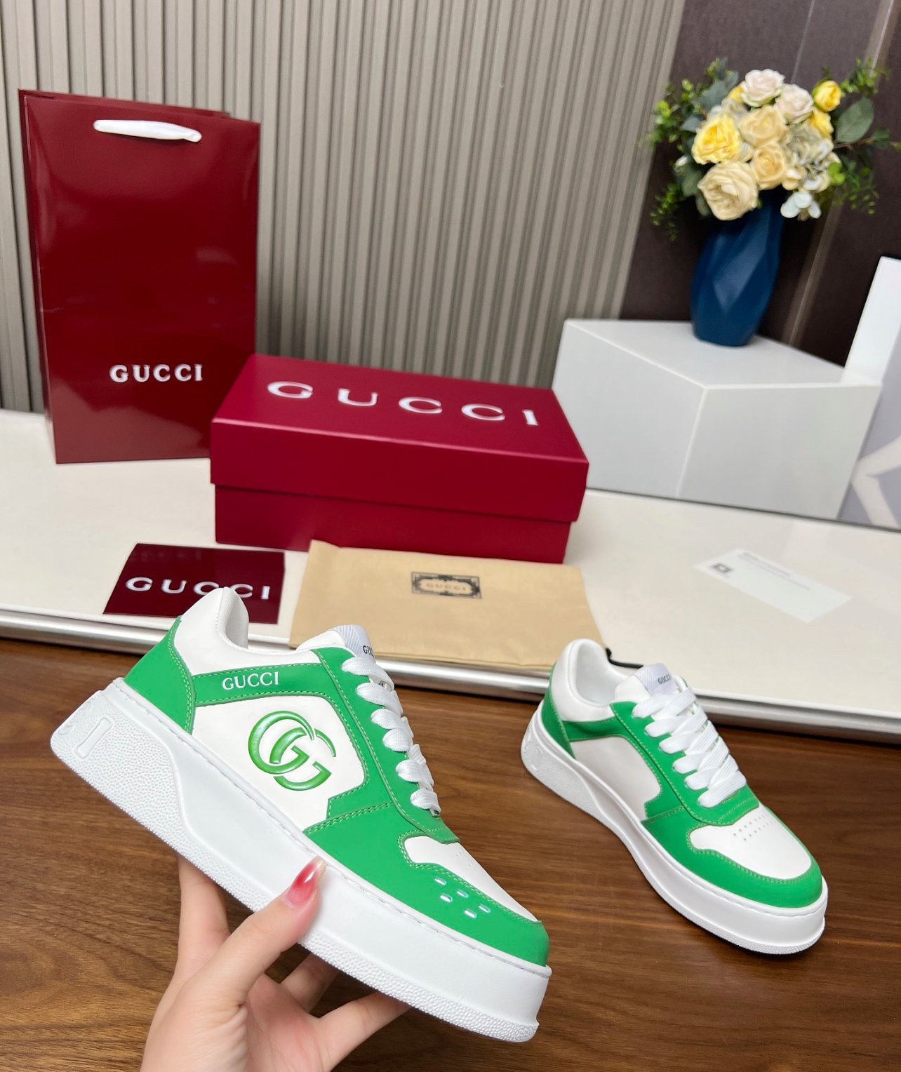 A+++ Quality Luxury Designer Unisex Leather Sneaker , Shoes