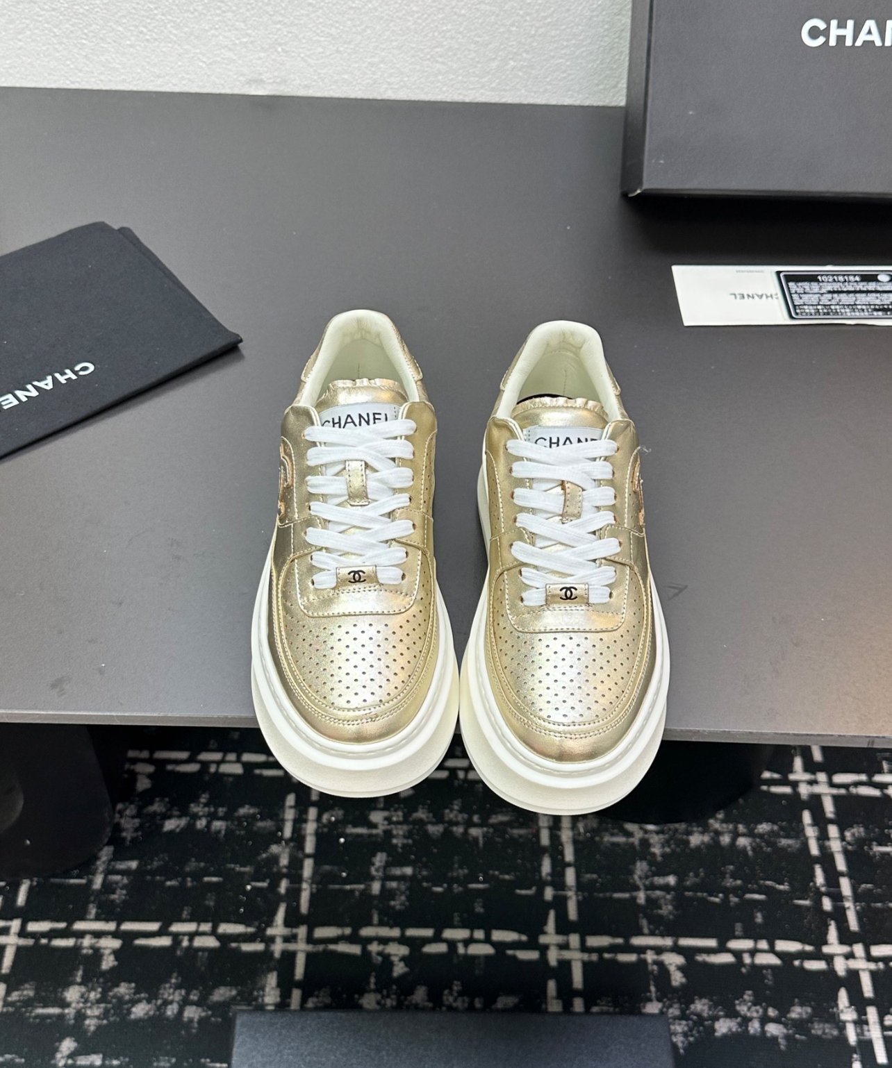 A+++ Quality Luxury Designer Shoes Sneakers