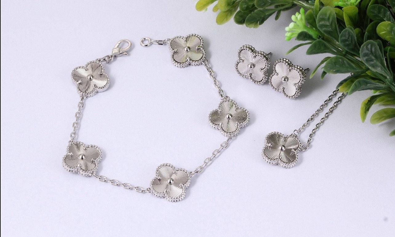 Highest Quality, Lucky Four Leaf Clover Jewelry, Gold Plated Four Leaf Clover Necklace,Earring,Bracelet - Silver Laiser