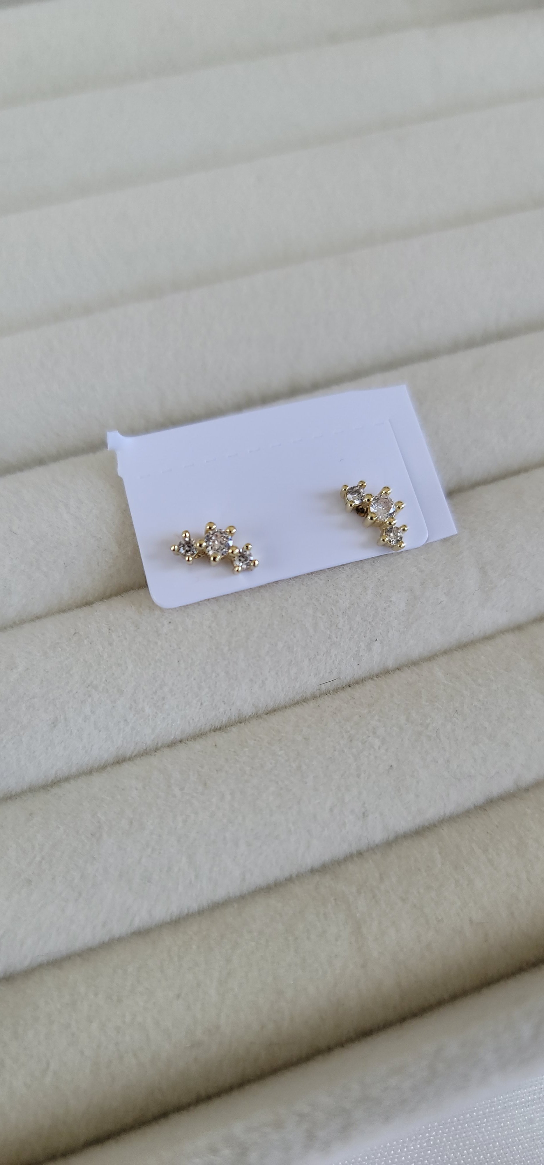 Taşlı mini küpe