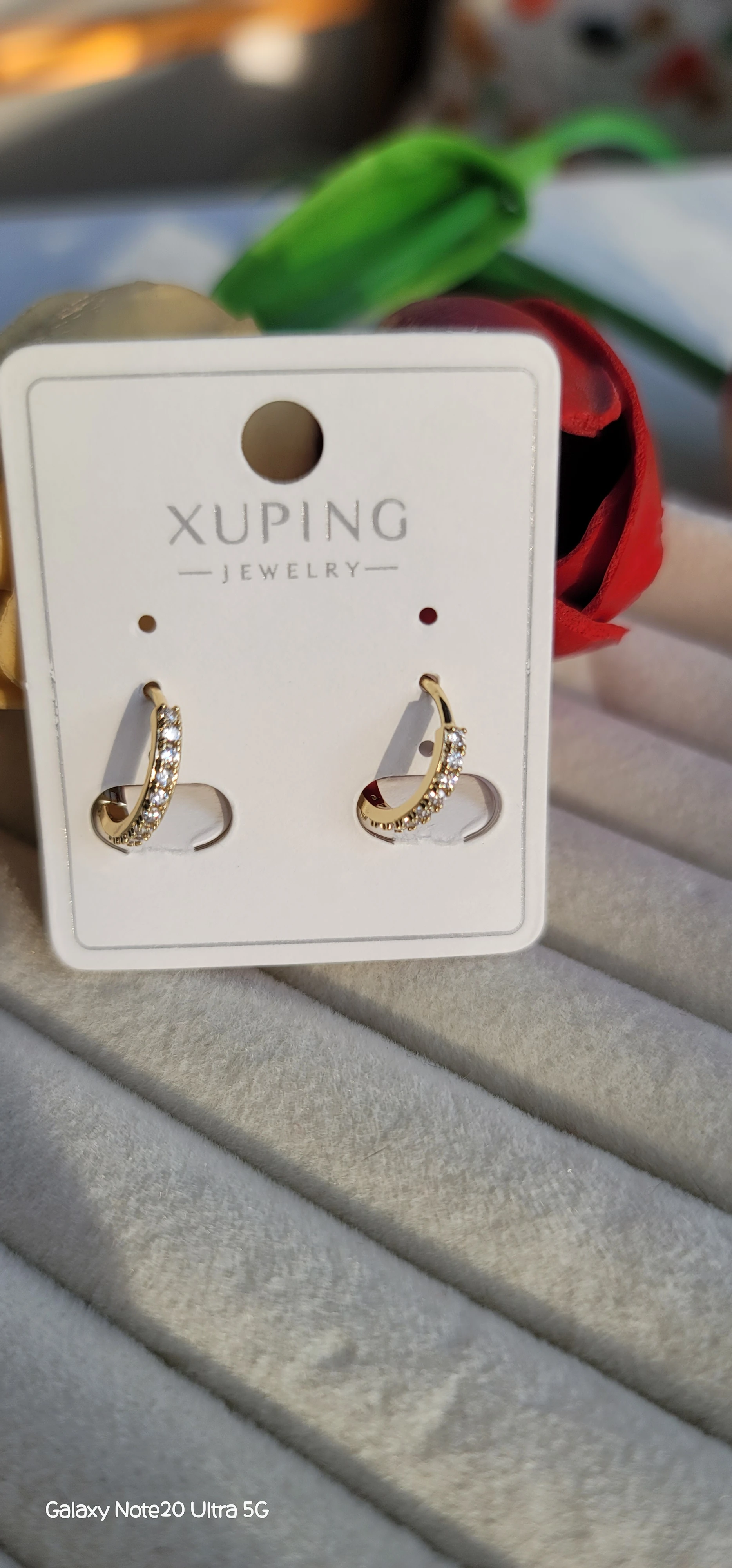 Xuping ince taşlı halka küpe