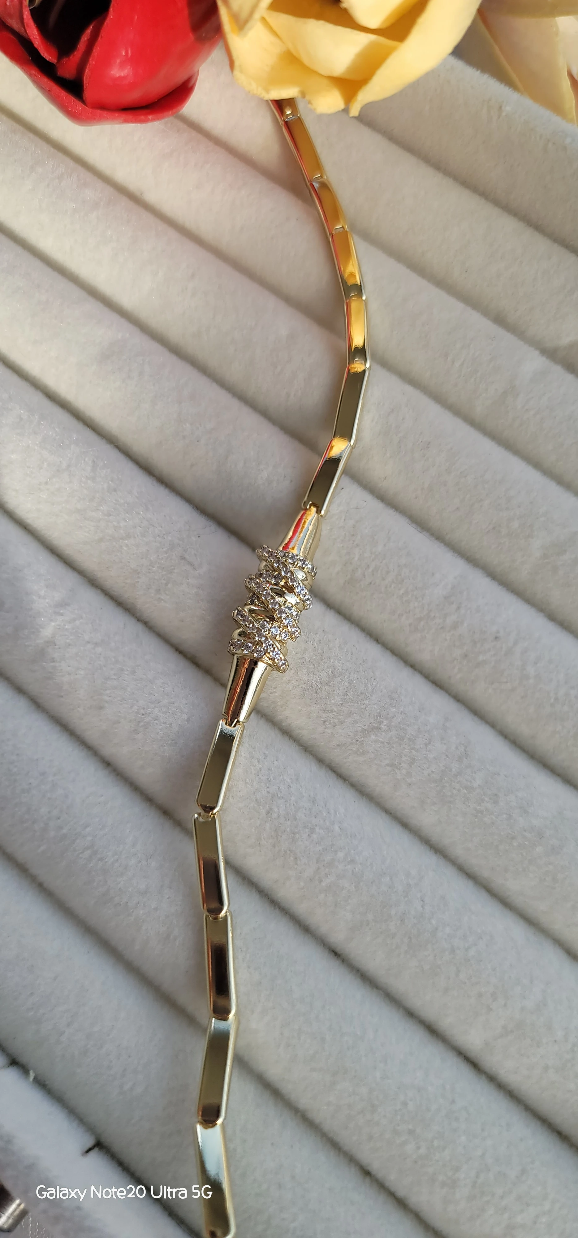 Xuping ortası taşlı ajda bileklik