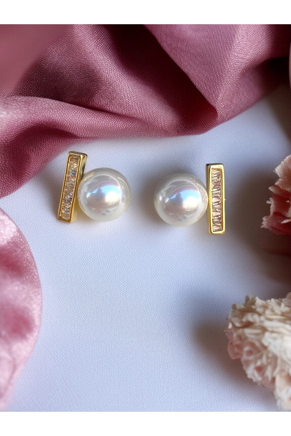 Kristal Taşlı İnci Küpe 18 K Altın Kaplama