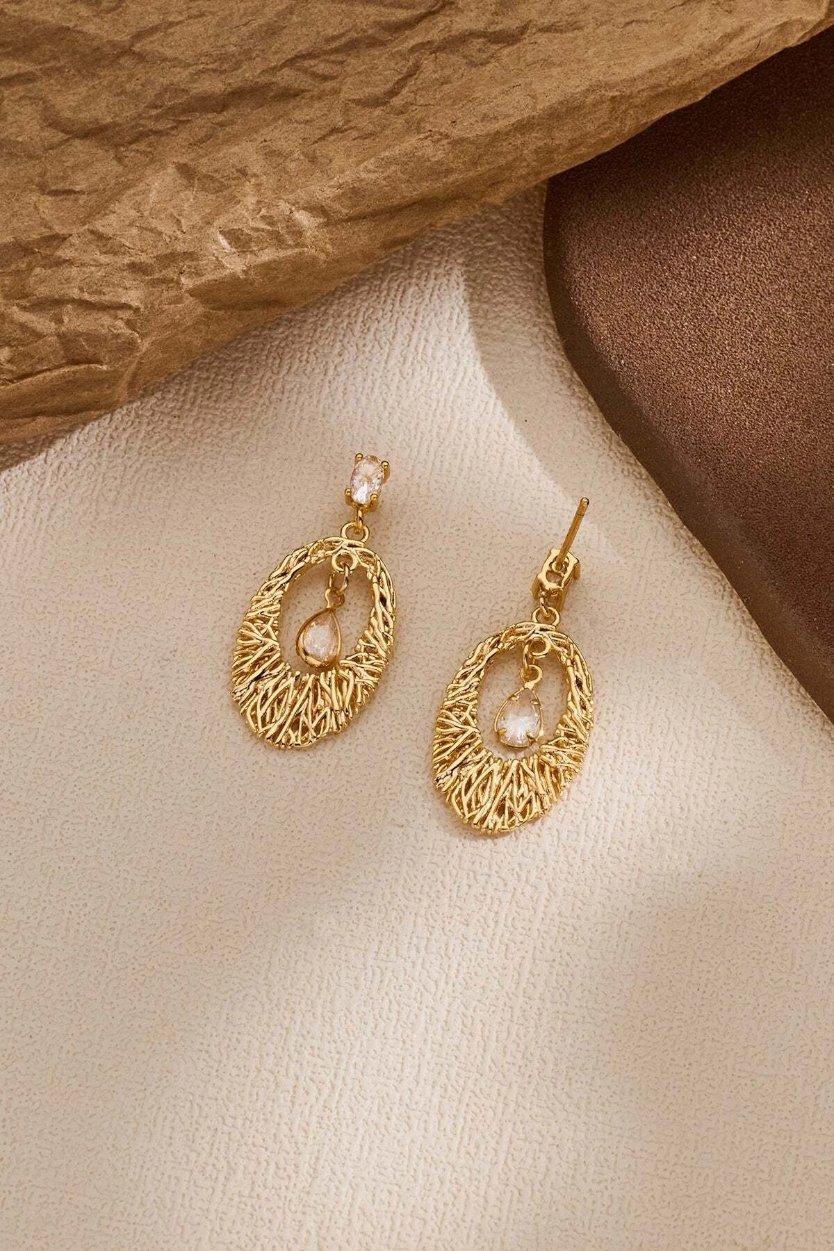 Zirkon Taşlı Altın Kaplama Küpe