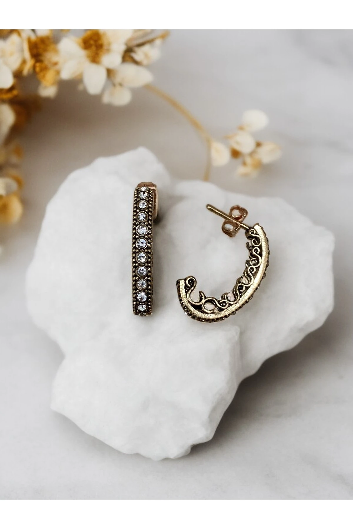 Zirkon Taşlı Su Yolu Pimli Küpe