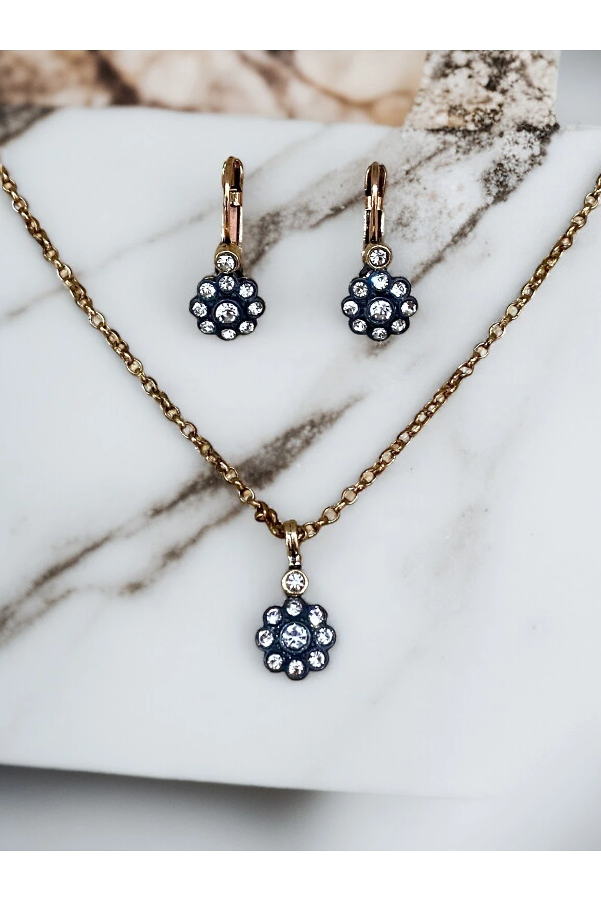 Zirkon Taşlı Minimal Papatya Desen Set