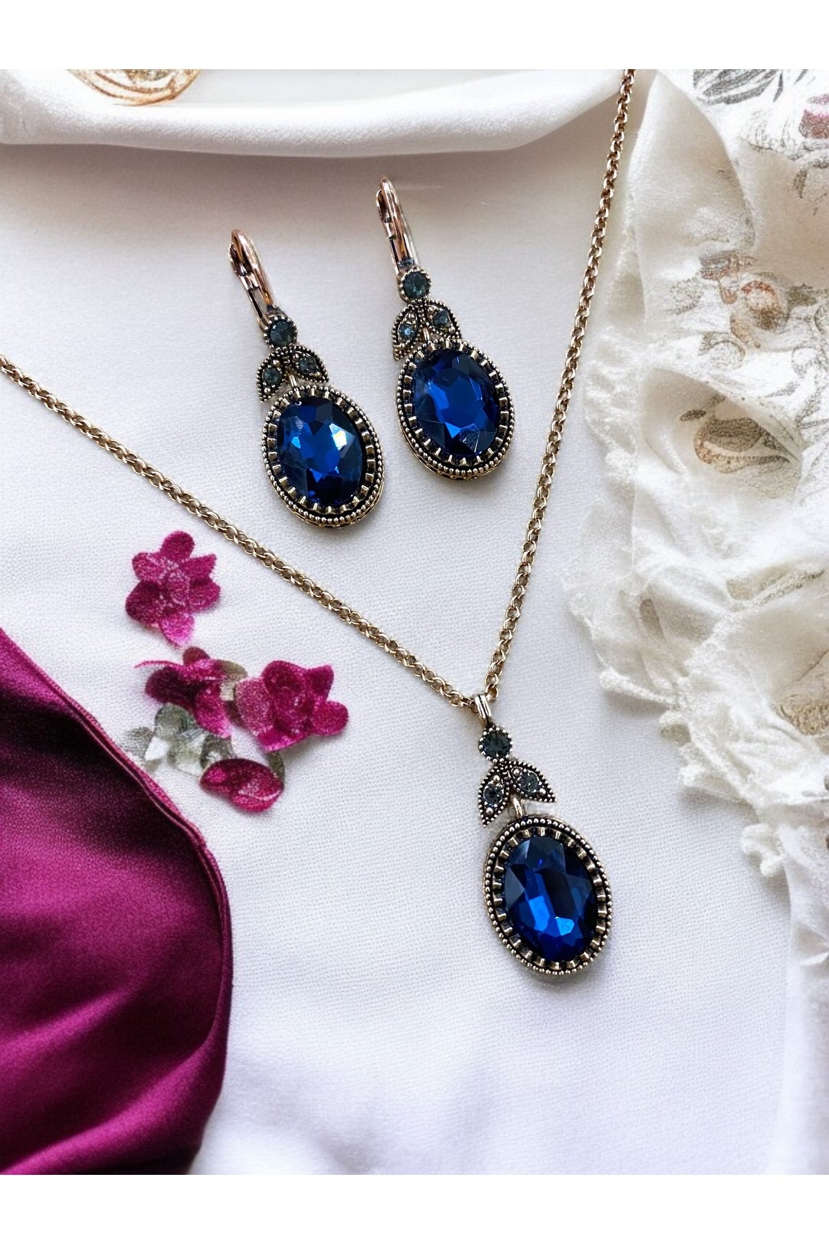 Kristal Taşlı Oval Kesim Kolye ve Küpe Seti