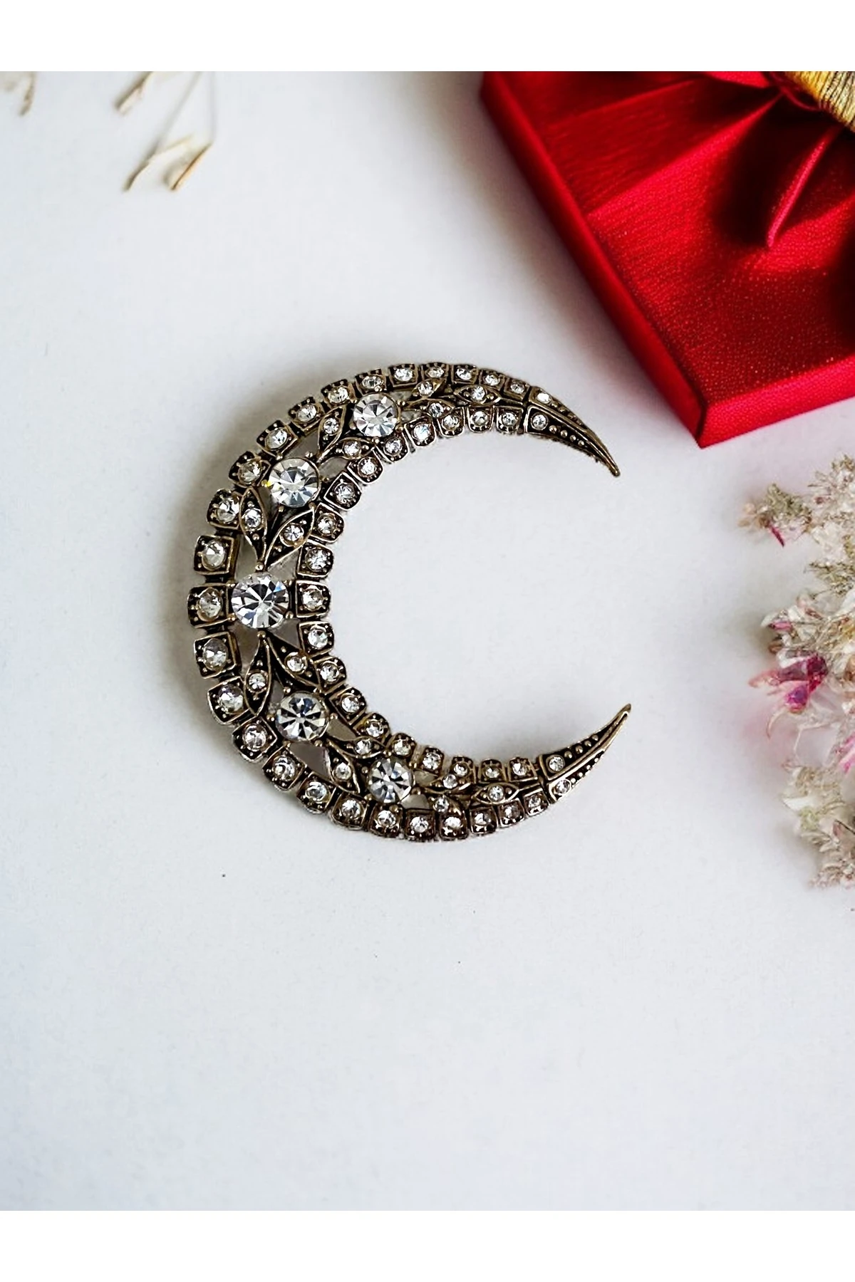 Kristal Taş İşlemeli Hilal Broş