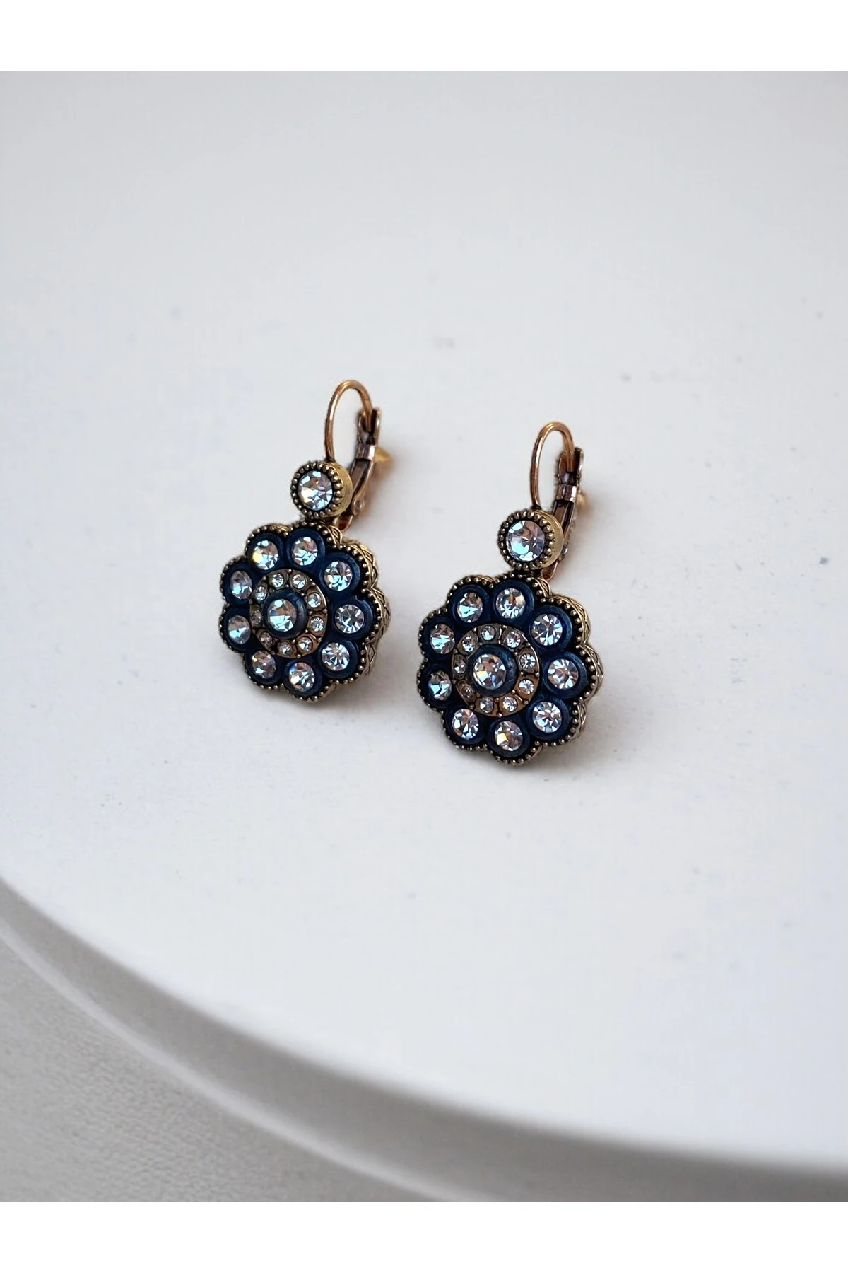 Zirkon Taşlı Elmas Montür Çiçek Figürlü Küpe