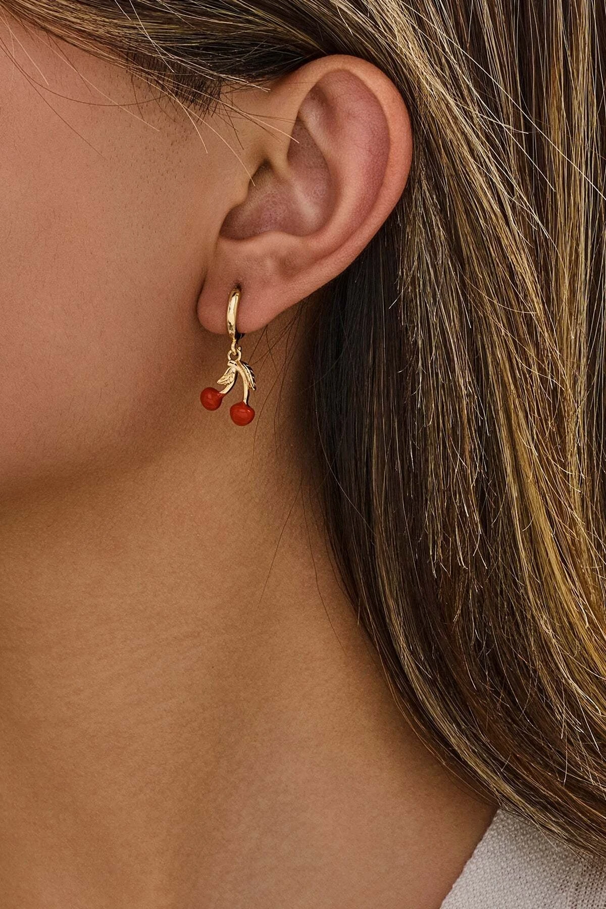 Kiraz Figürlü Altın Kaplama Küpe