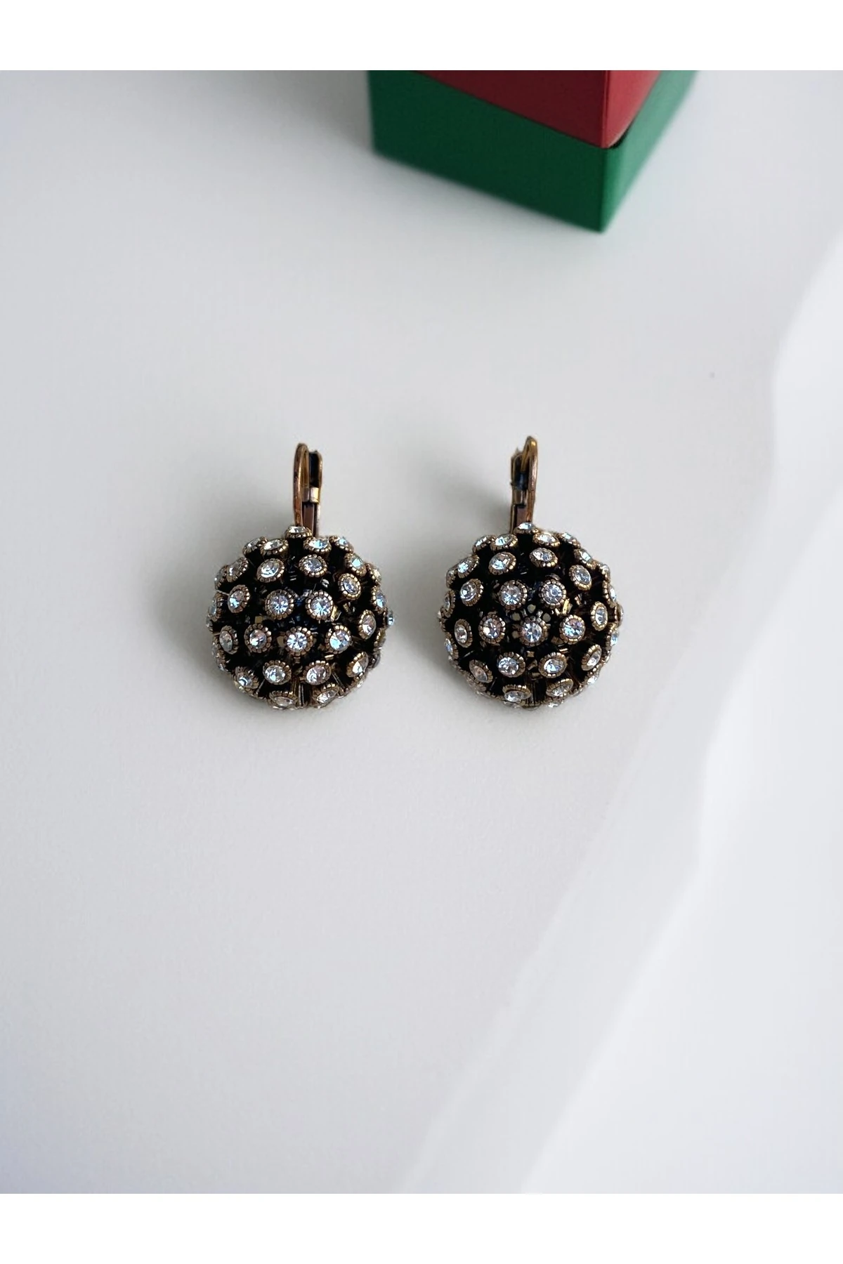 Zirkon Taşlı Yuvarlak Otantik Küpe