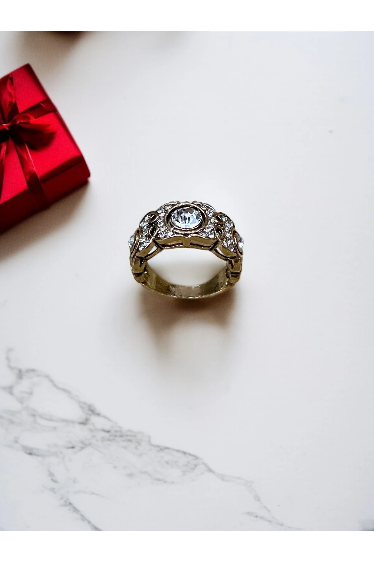 Kristal Taşlı Otantik Yüzük