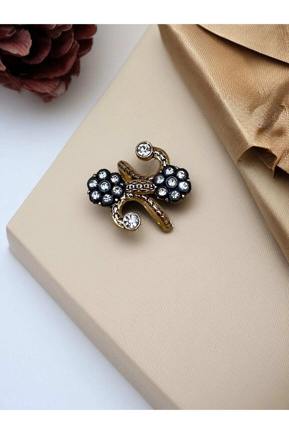 Elmas Montür Kristal Taşlı Papatya Yüzük