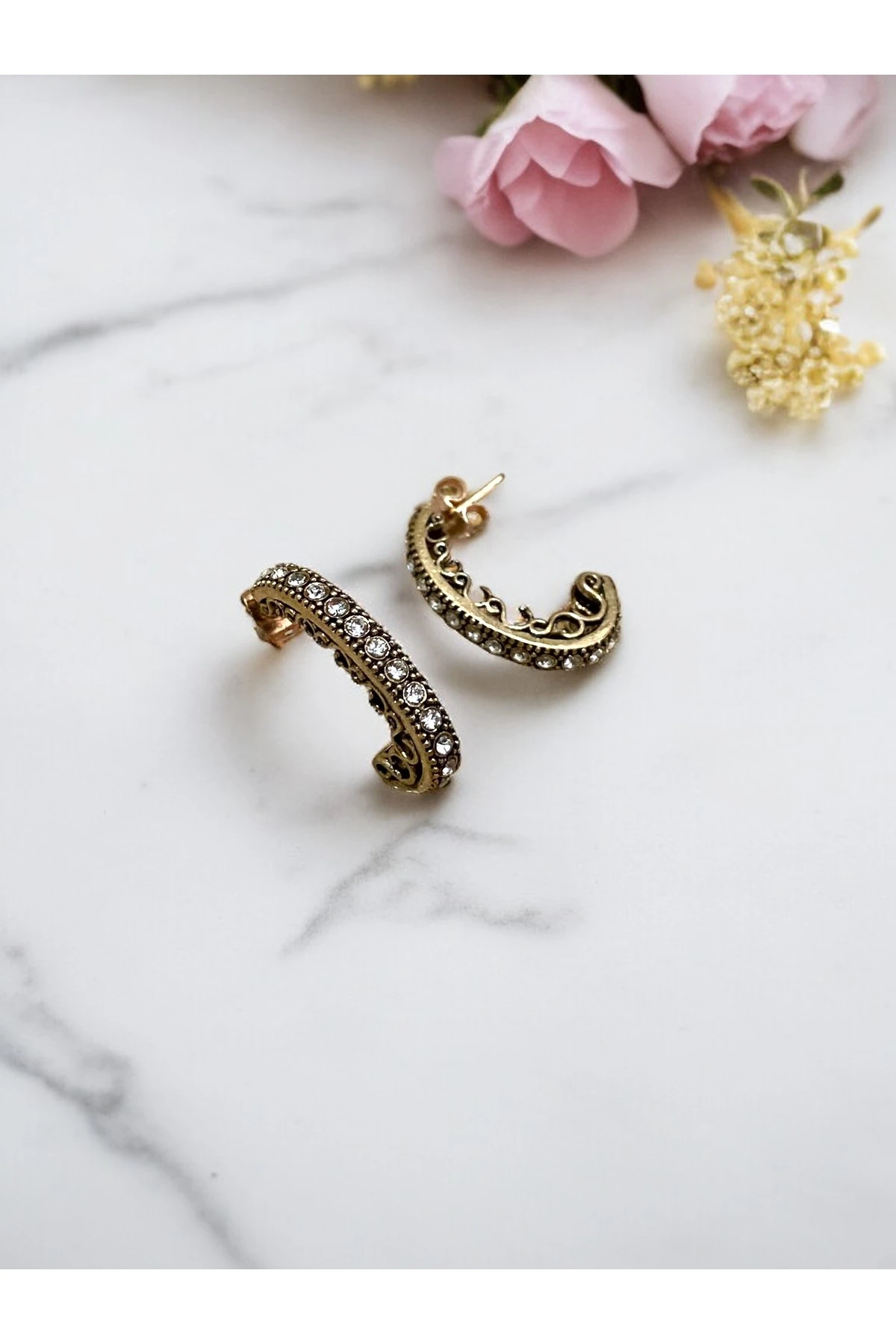 Zirkon Taşlı Su Yolu Pimli Küpe