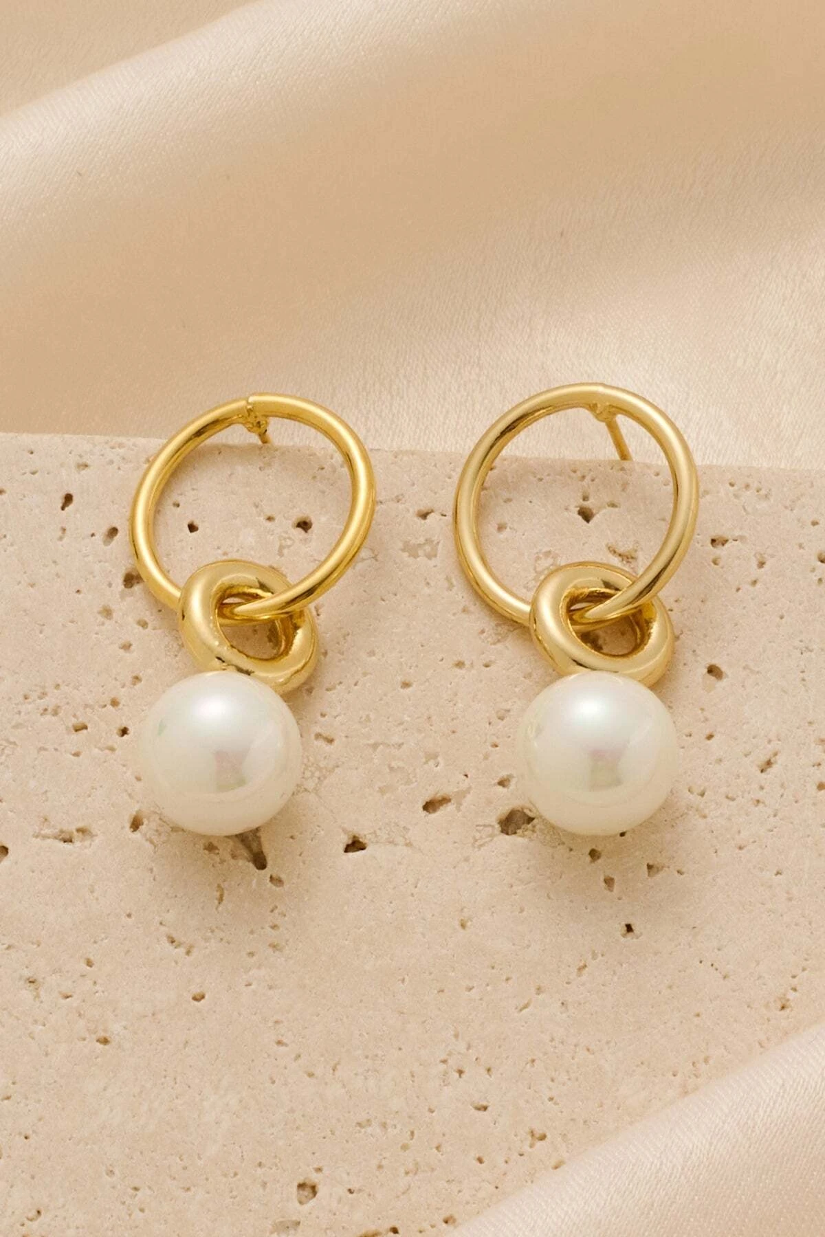 Mayorka Cam İnci Altın Kaplama Küpe