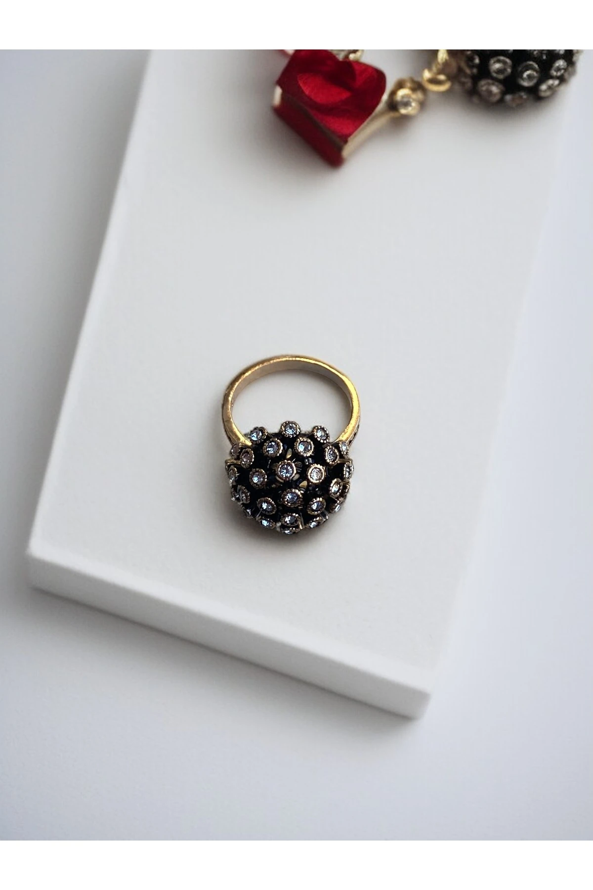 Zirkon Taşlı Yuvarlak Otantik Yüzük