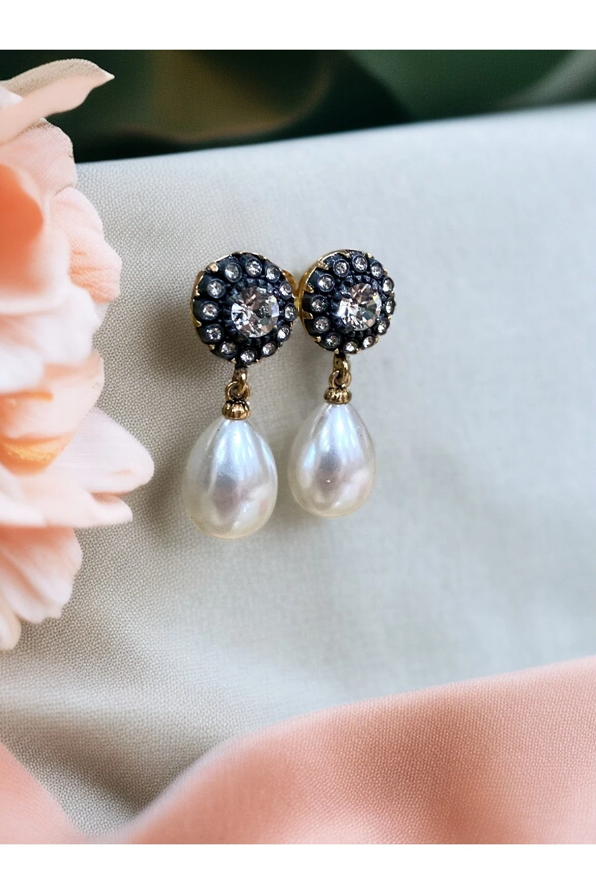 Elmas Montür Zirkon Taşlı Yuvarlak İnci Sallantılı Küpe