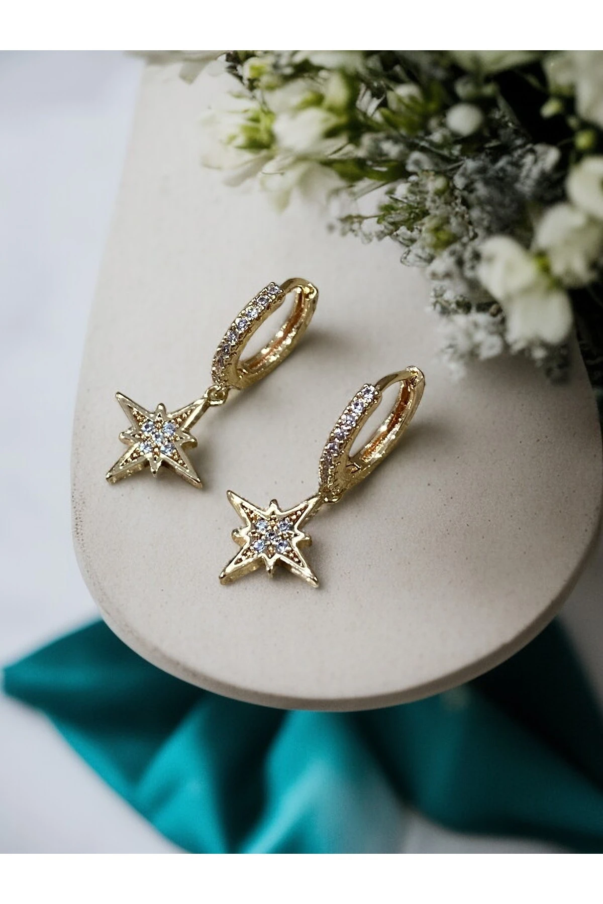 Kristal Taşlı Kuzey Yıldızı Altın Kaplama Küpe