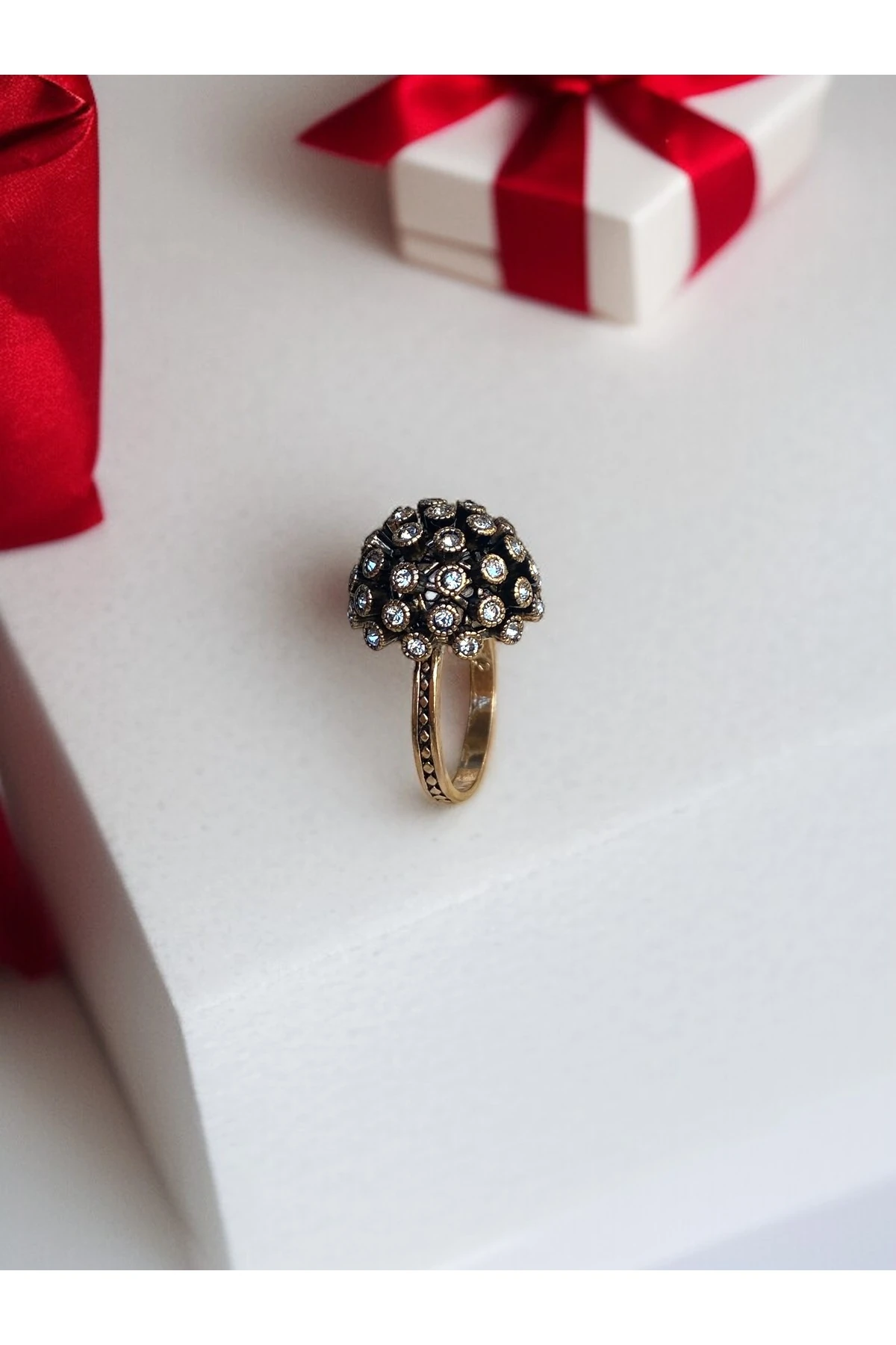 Zirkon Taşlı Yuvarlak Otantik Yüzük