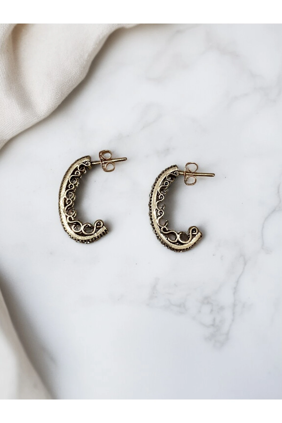 Zirkon Taşlı Su Yolu Pimli Küpe