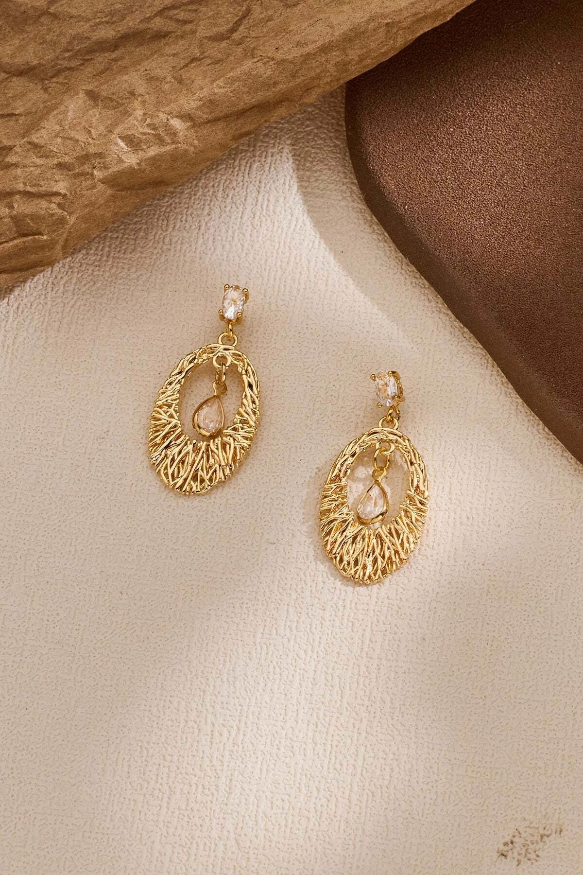 Zirkon Taşlı Altın Kaplama Küpe