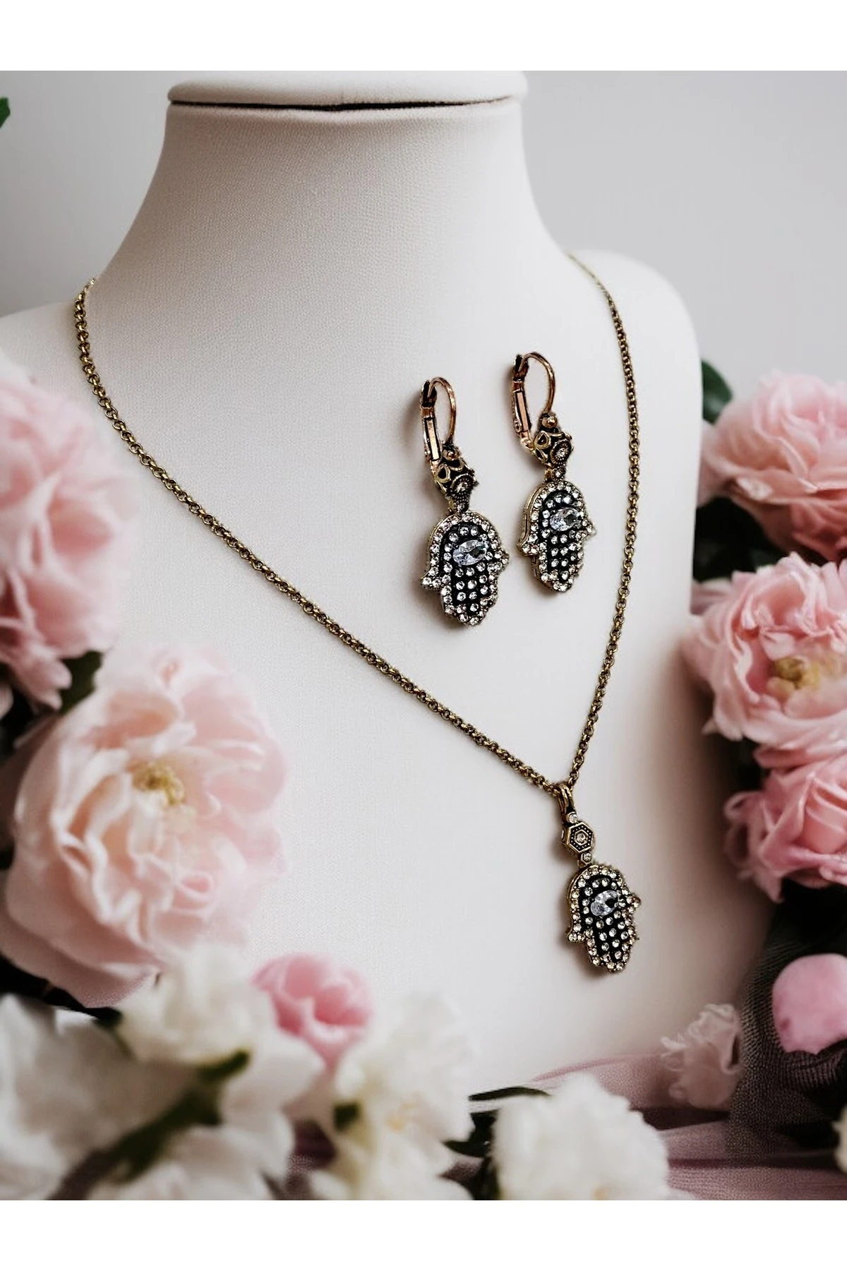 Zirkon Taşlı Fatma Ana Eli Kolye ve Küpe Seti