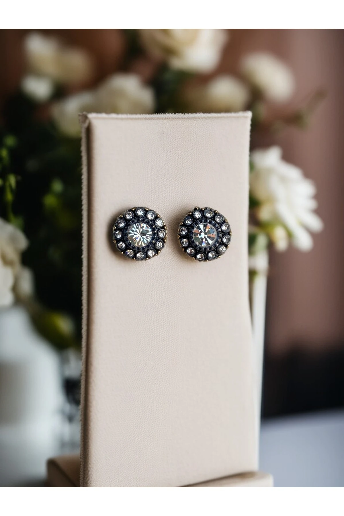 Elmas Montür Zirkon Taşlı Pimli Yuvarlak Küpe