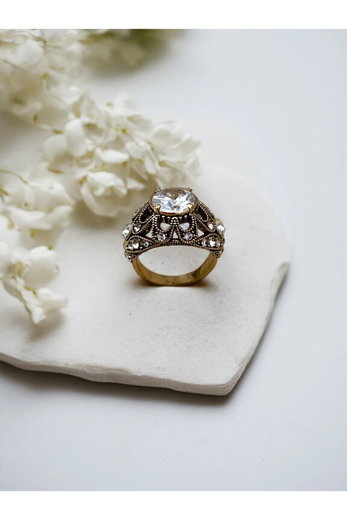 Zirkon Taşlı Yüzük