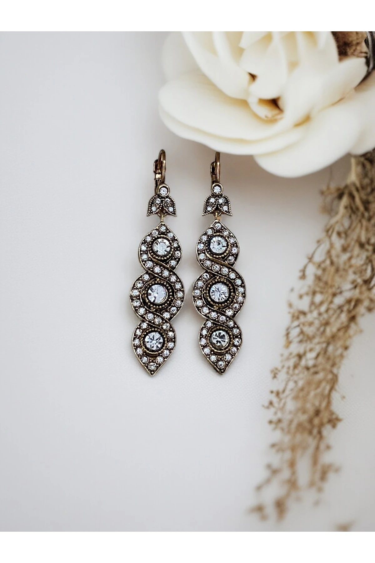 Kristal Taşlı Elmas Montür Sarmal Küpe