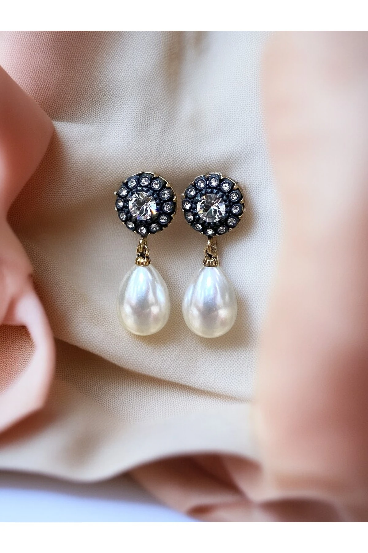 Elmas Montür Zirkon Taşlı Yuvarlak İnci Sallantılı Küpe