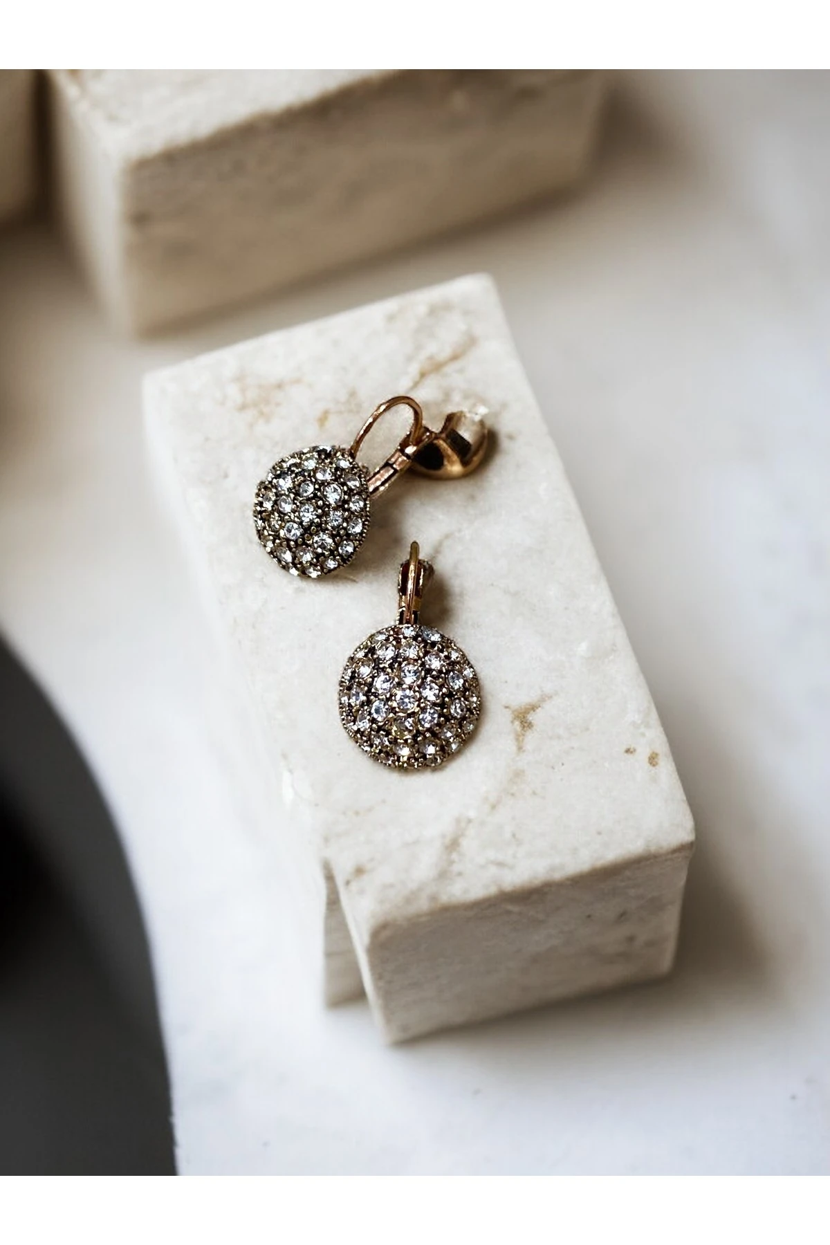 Yuvarlak Otantik Küpe