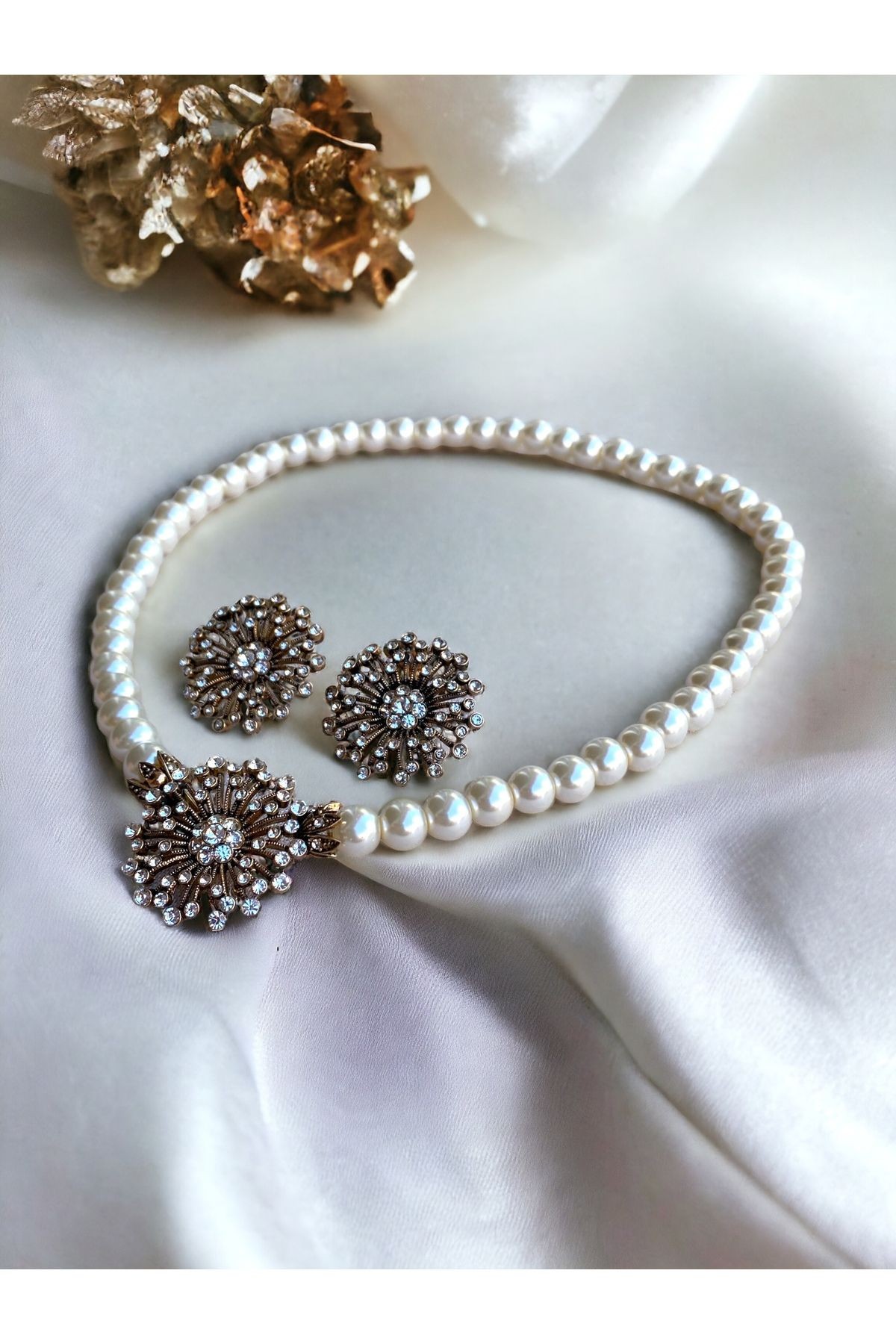 Beyaz Kristal Taşlı Dandelion İnci Kolye ve Küpe Seti