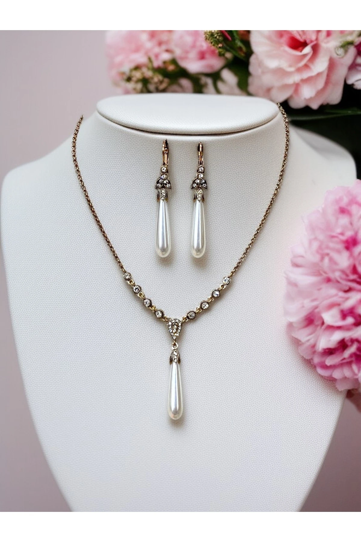 Zirkon Taşlı Su Yolu Zincirli Uzun Su Damlası İnci Kolye ve Küpe Seti